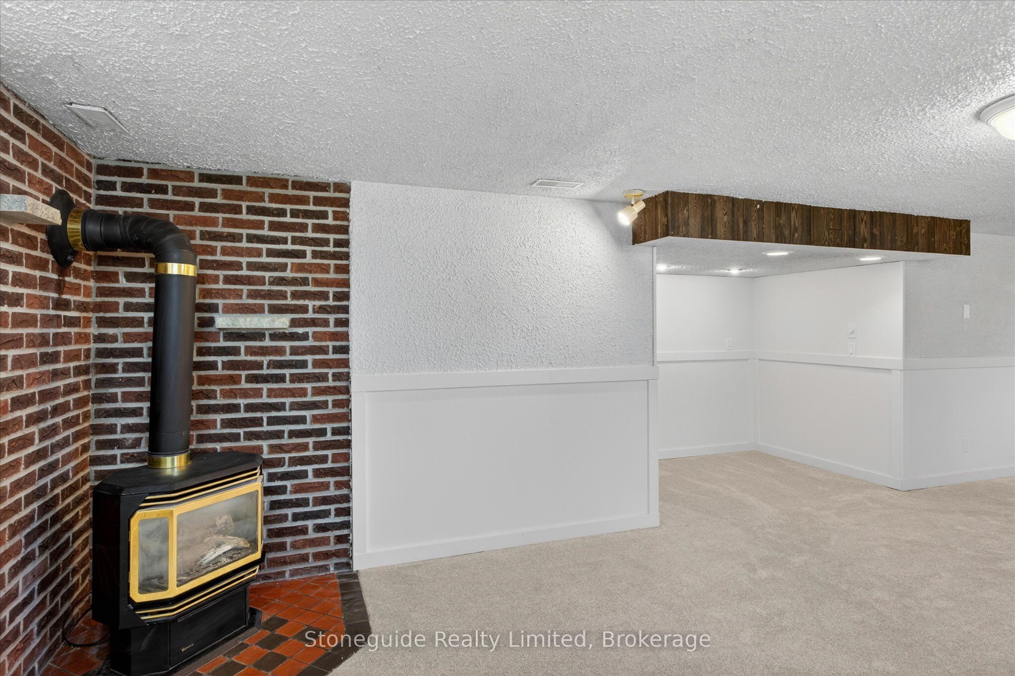 667 Skyline Road Property Photo 29