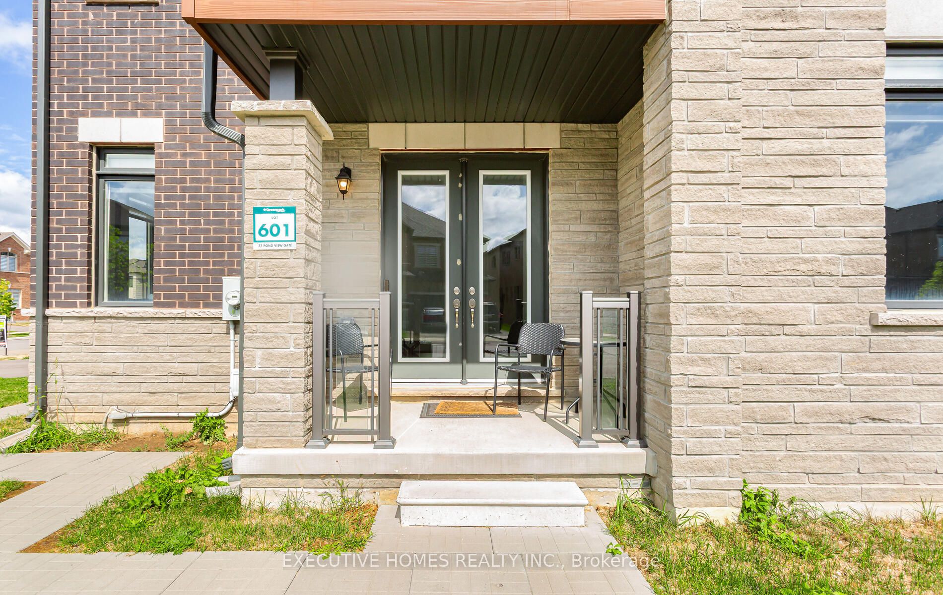 77 Pond View Gate Property Photo 4