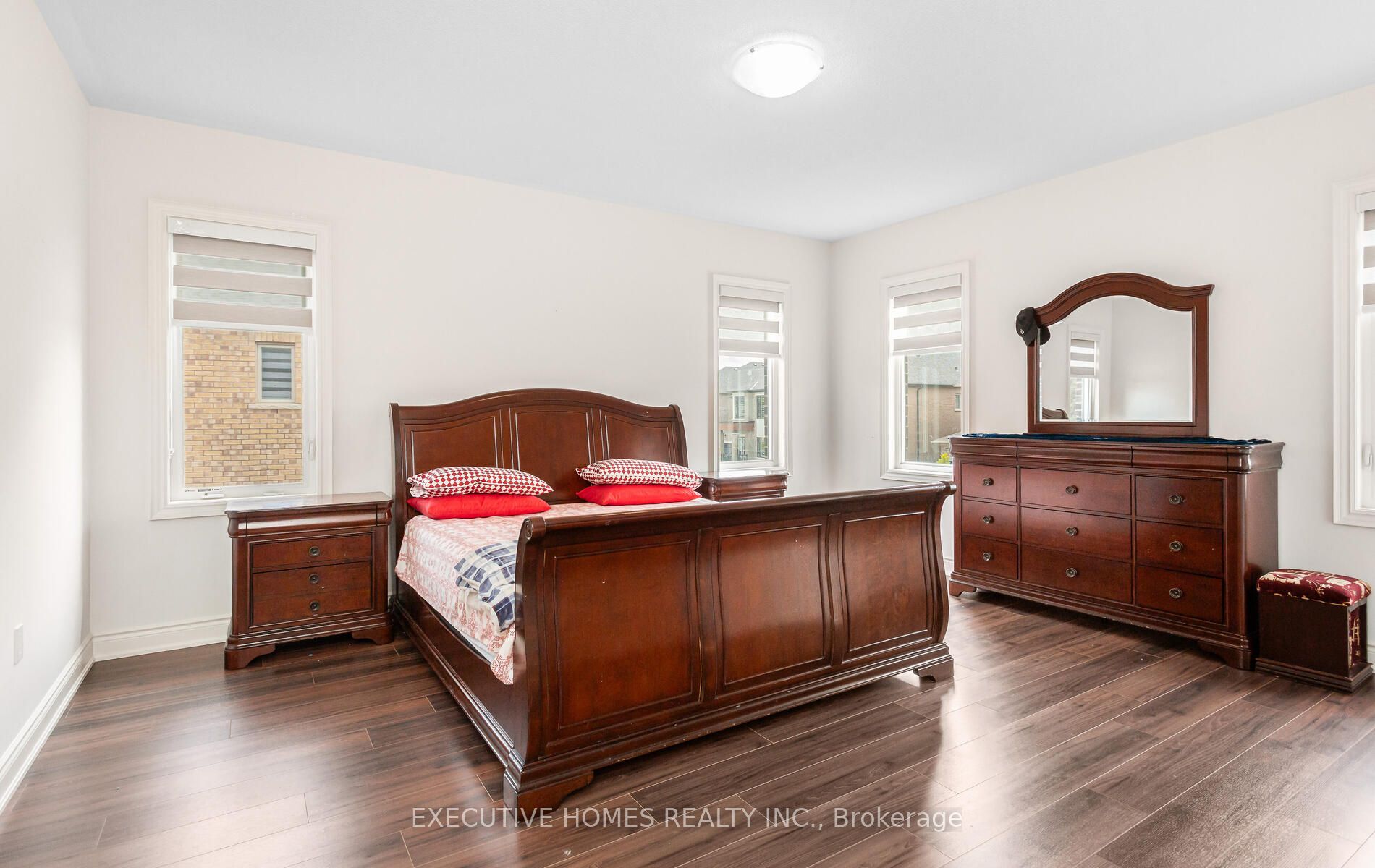 77 Pond View Gate Property Photo 28