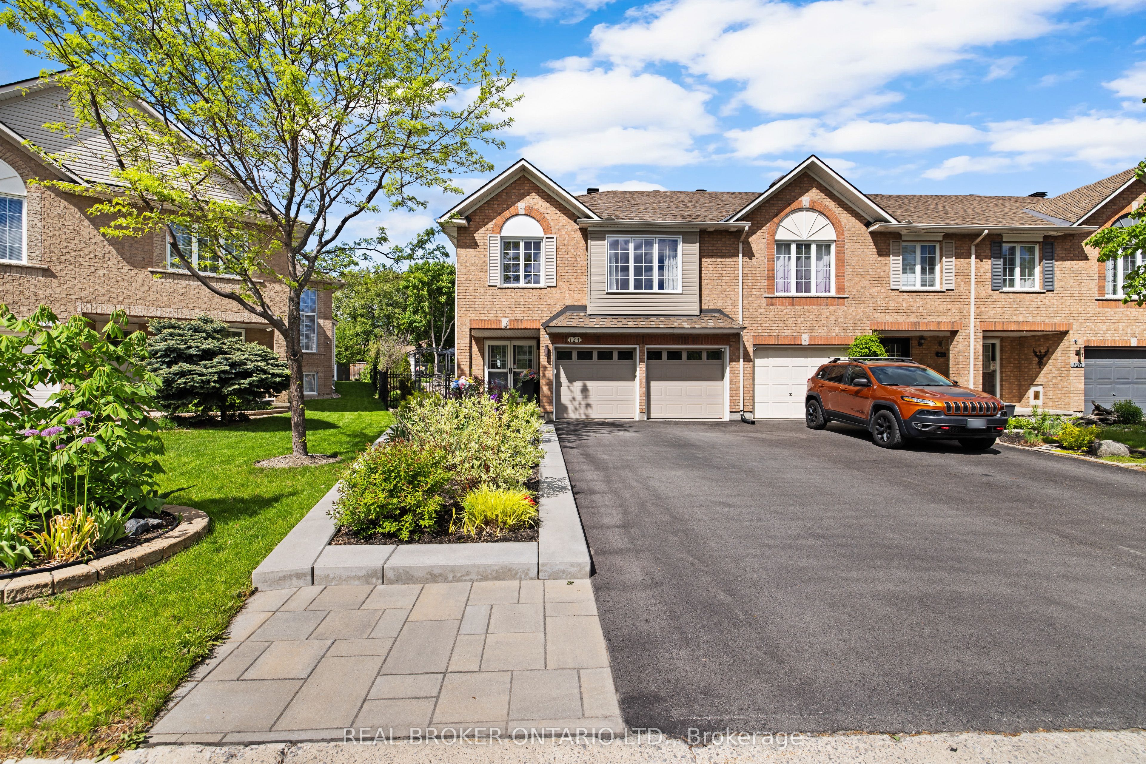 124 Macassa Circle Property Photo 1
