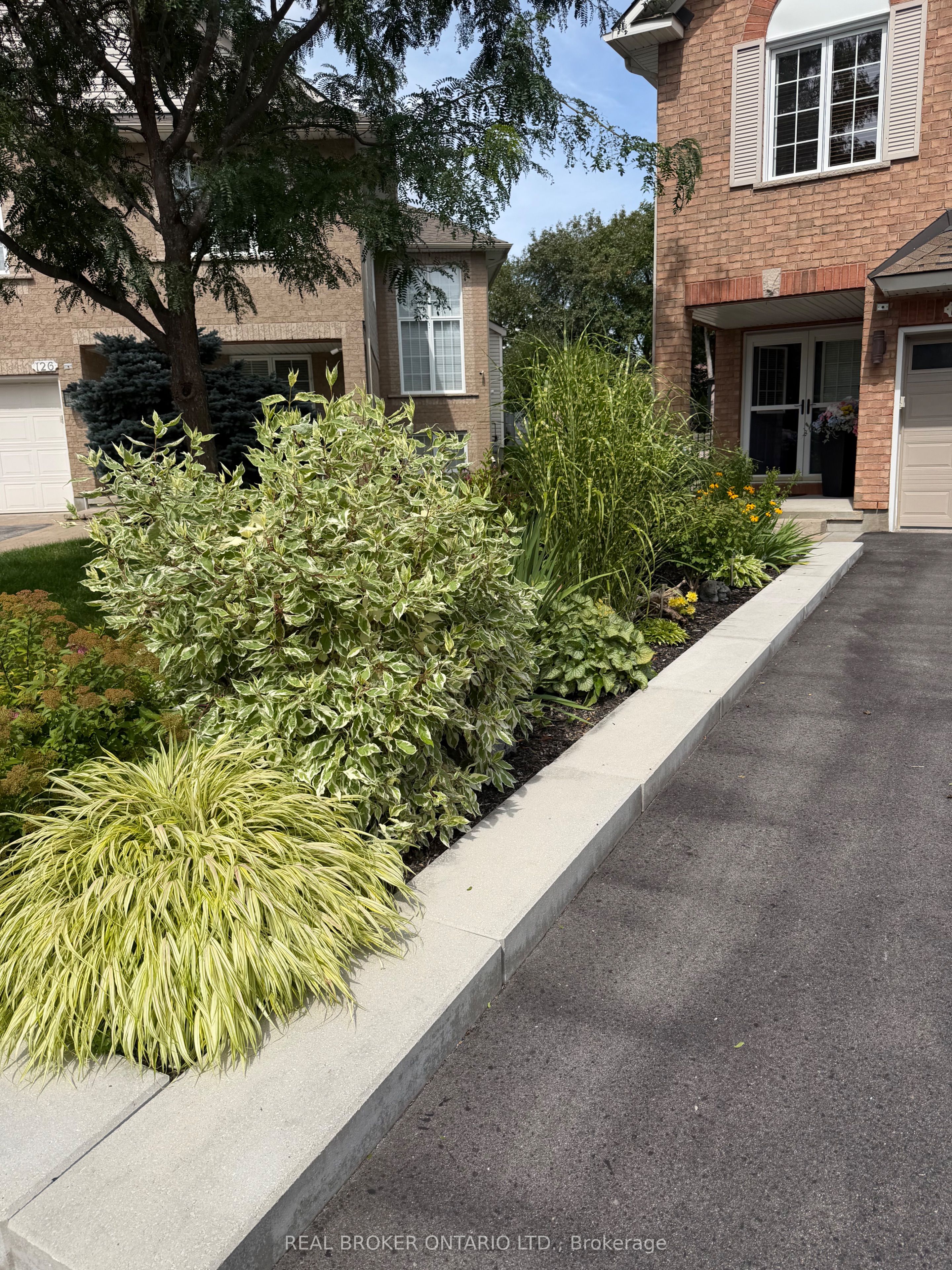 124 Macassa Circle Property Photo 2