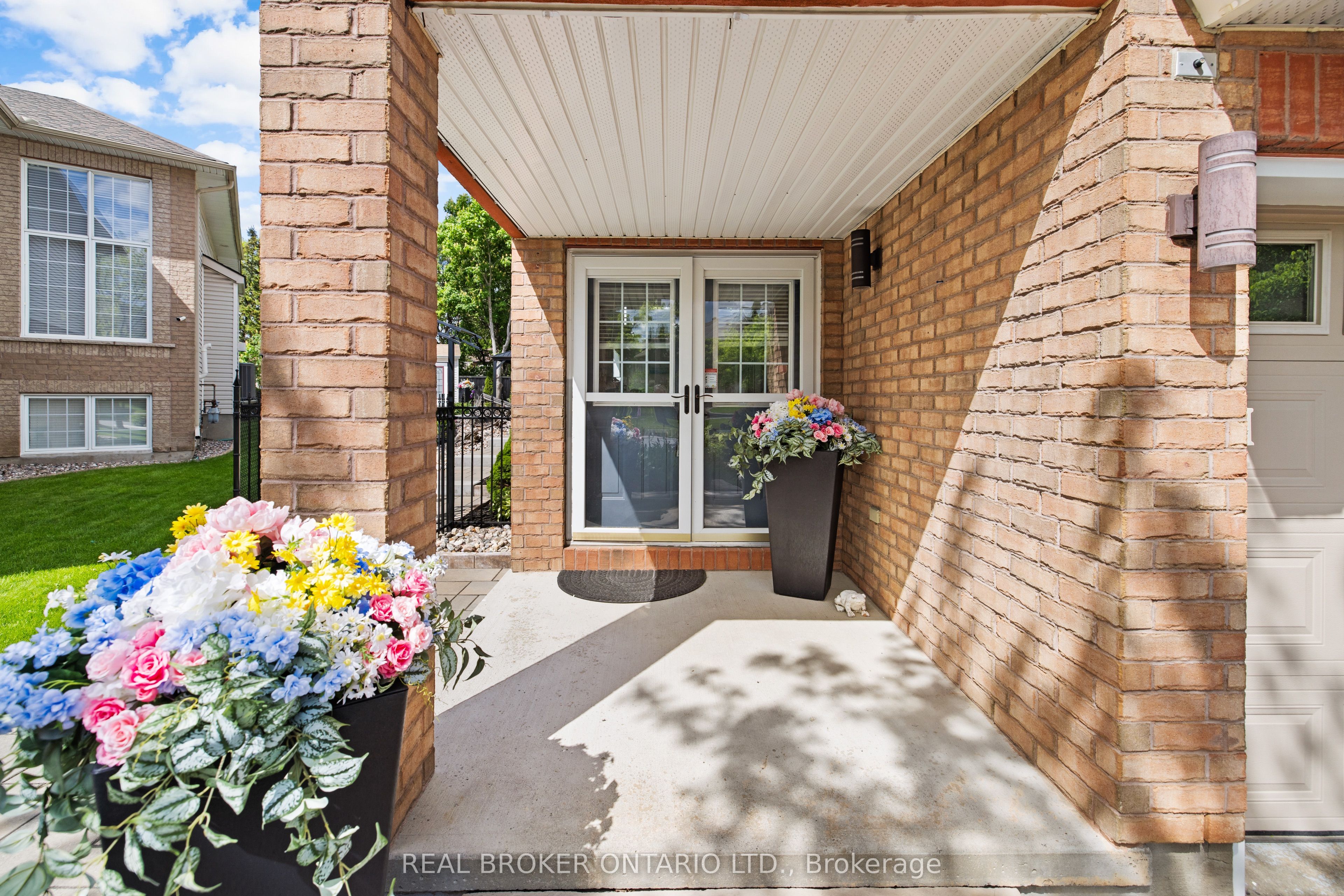124 Macassa Circle Property Photo 3