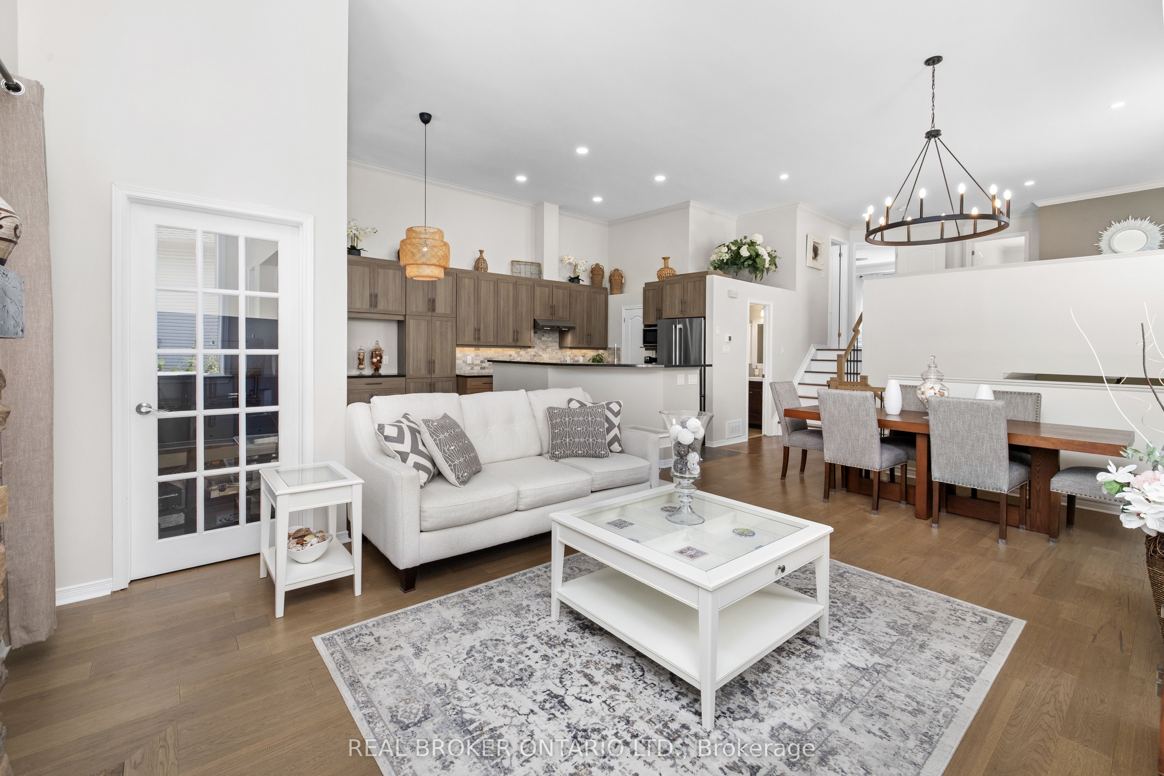 124 Macassa Circle Property Photo 11