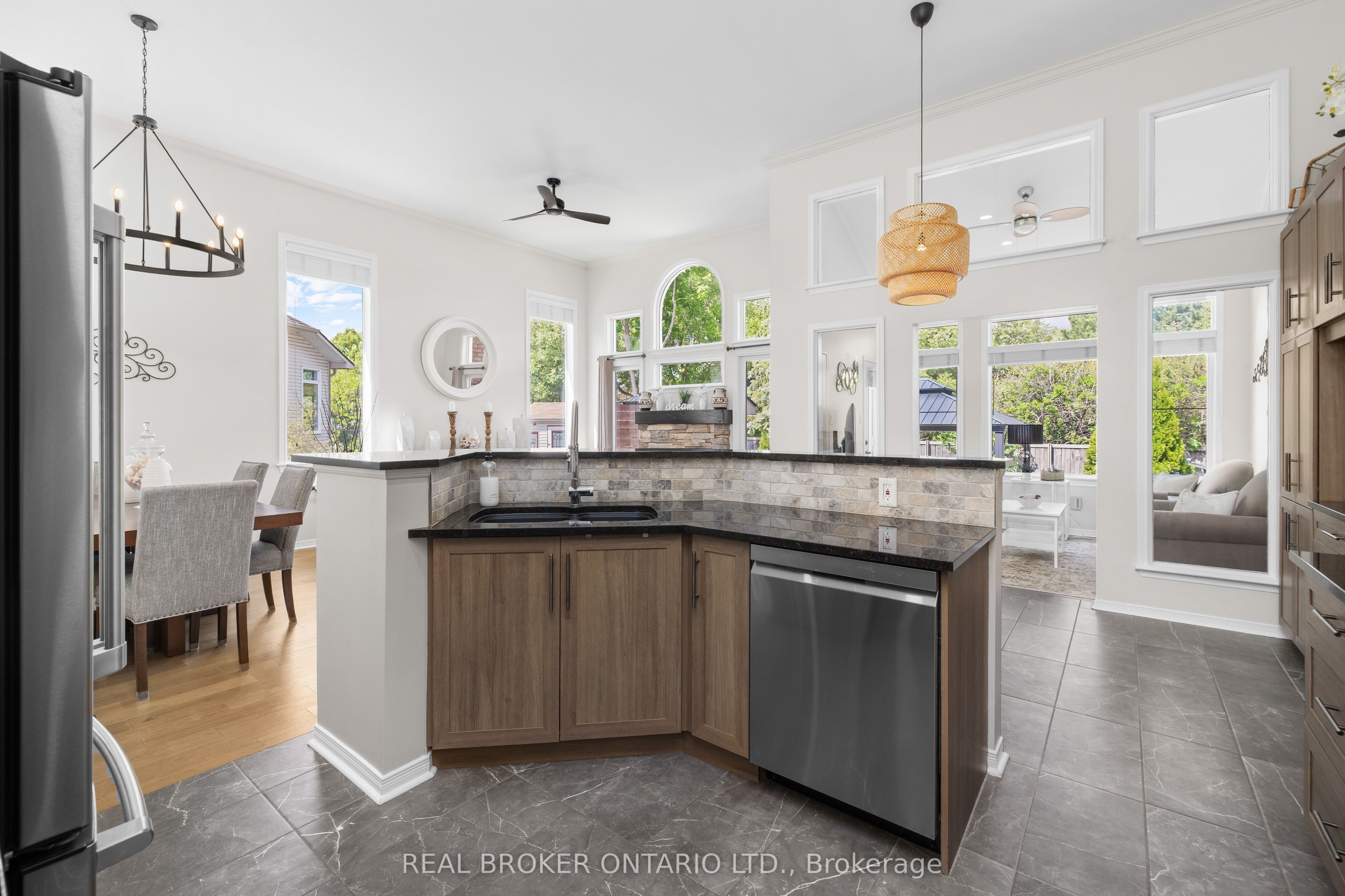 124 Macassa Circle Property Photo 20