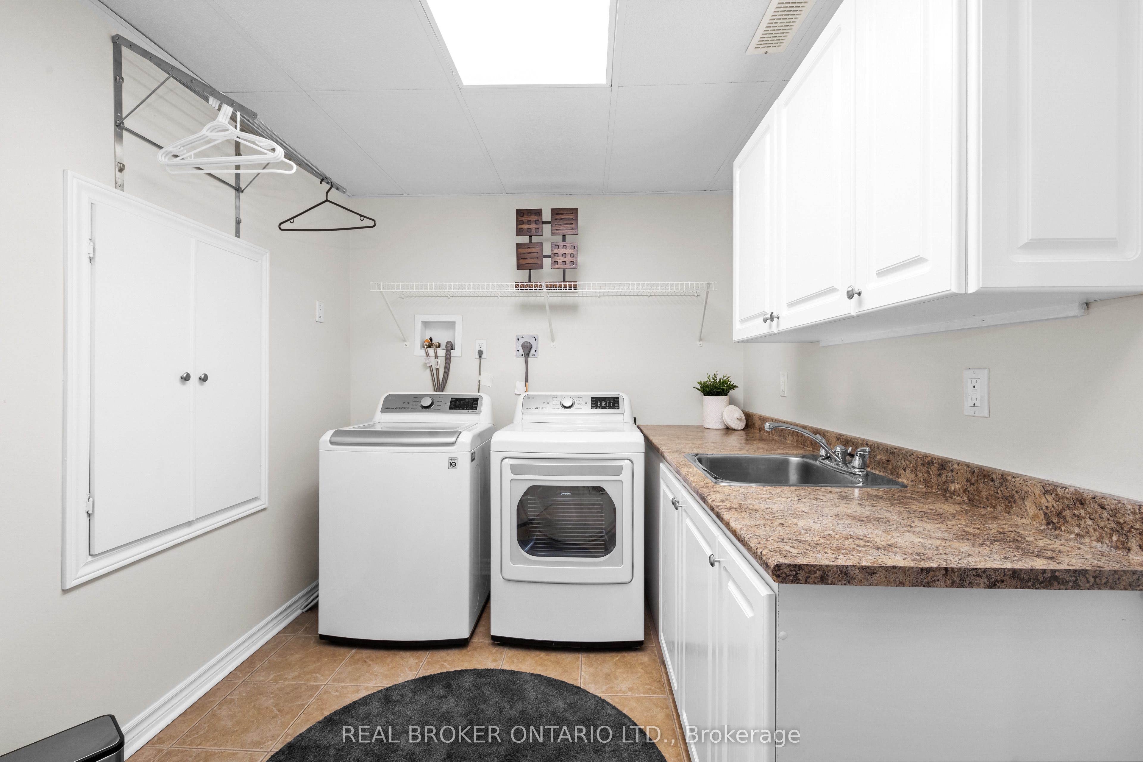 124 Macassa Circle Property Photo 39