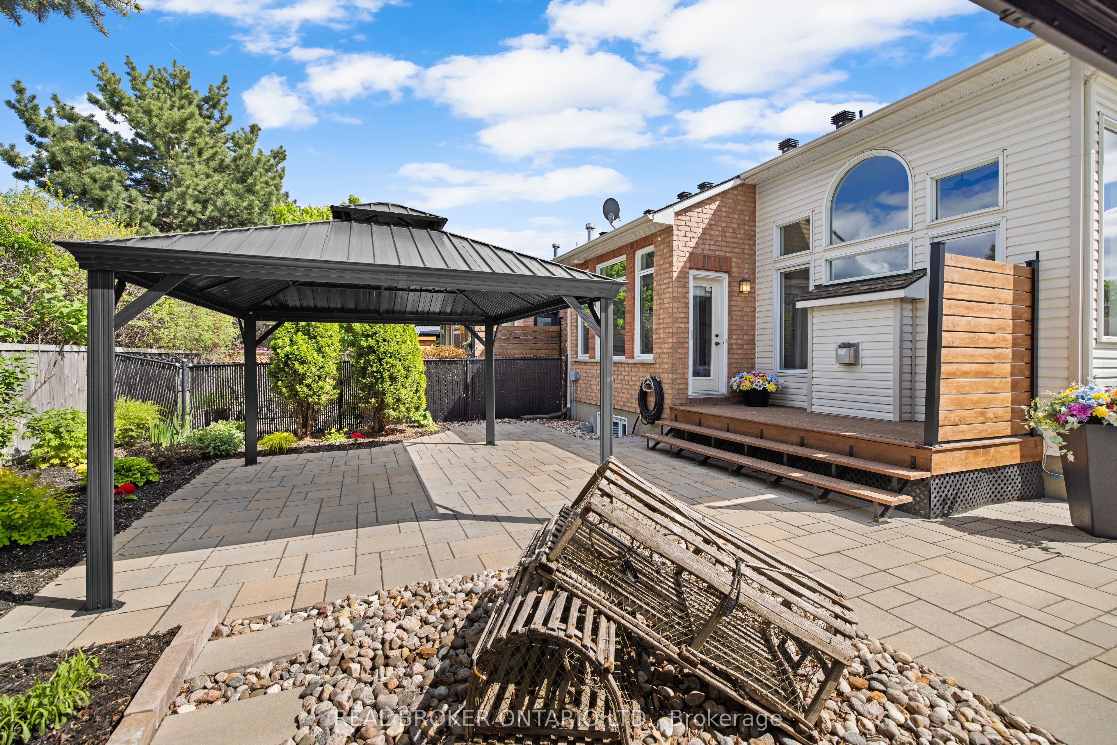 124 Macassa Circle Property Photo 43