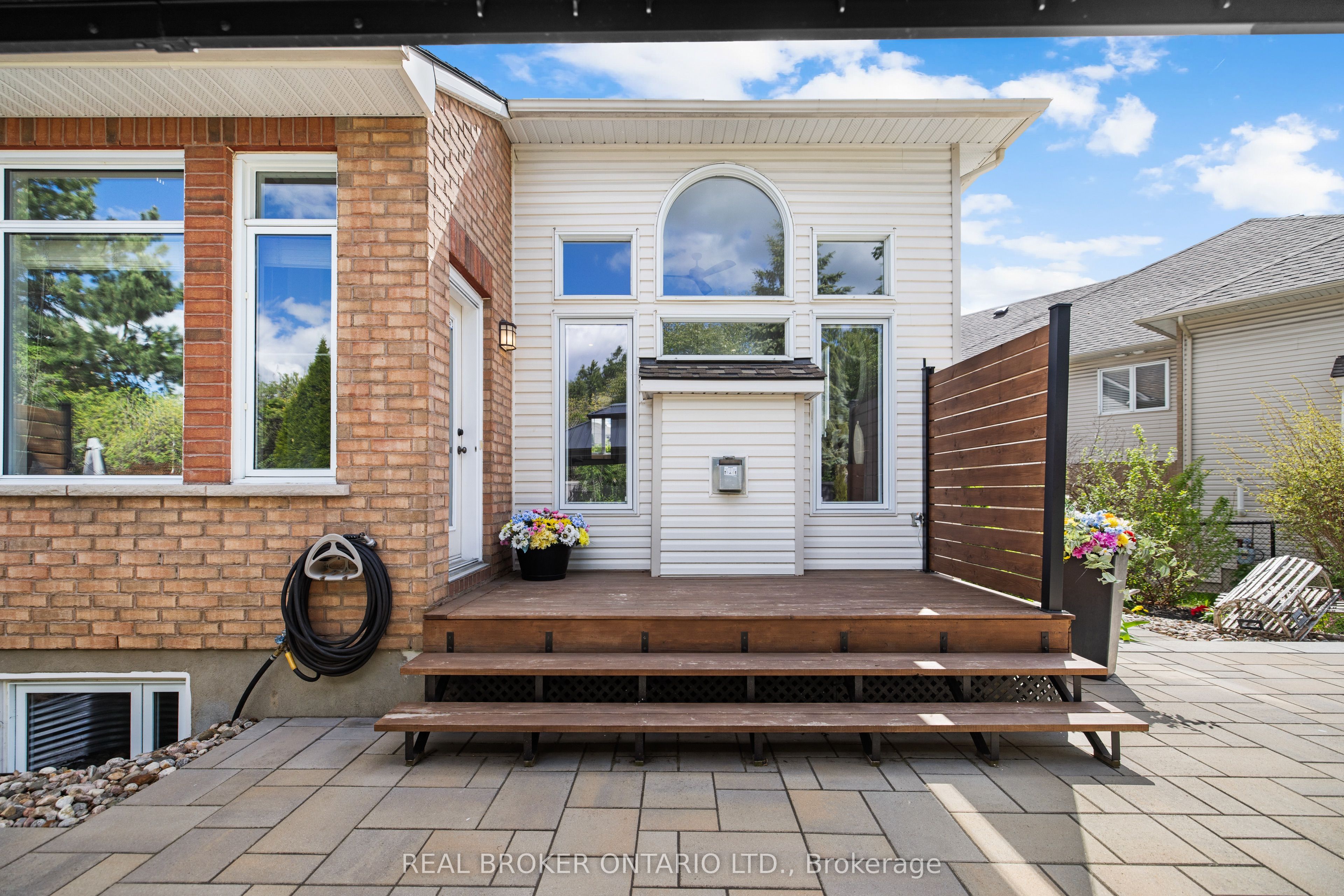 124 Macassa Circle Property Photo 44