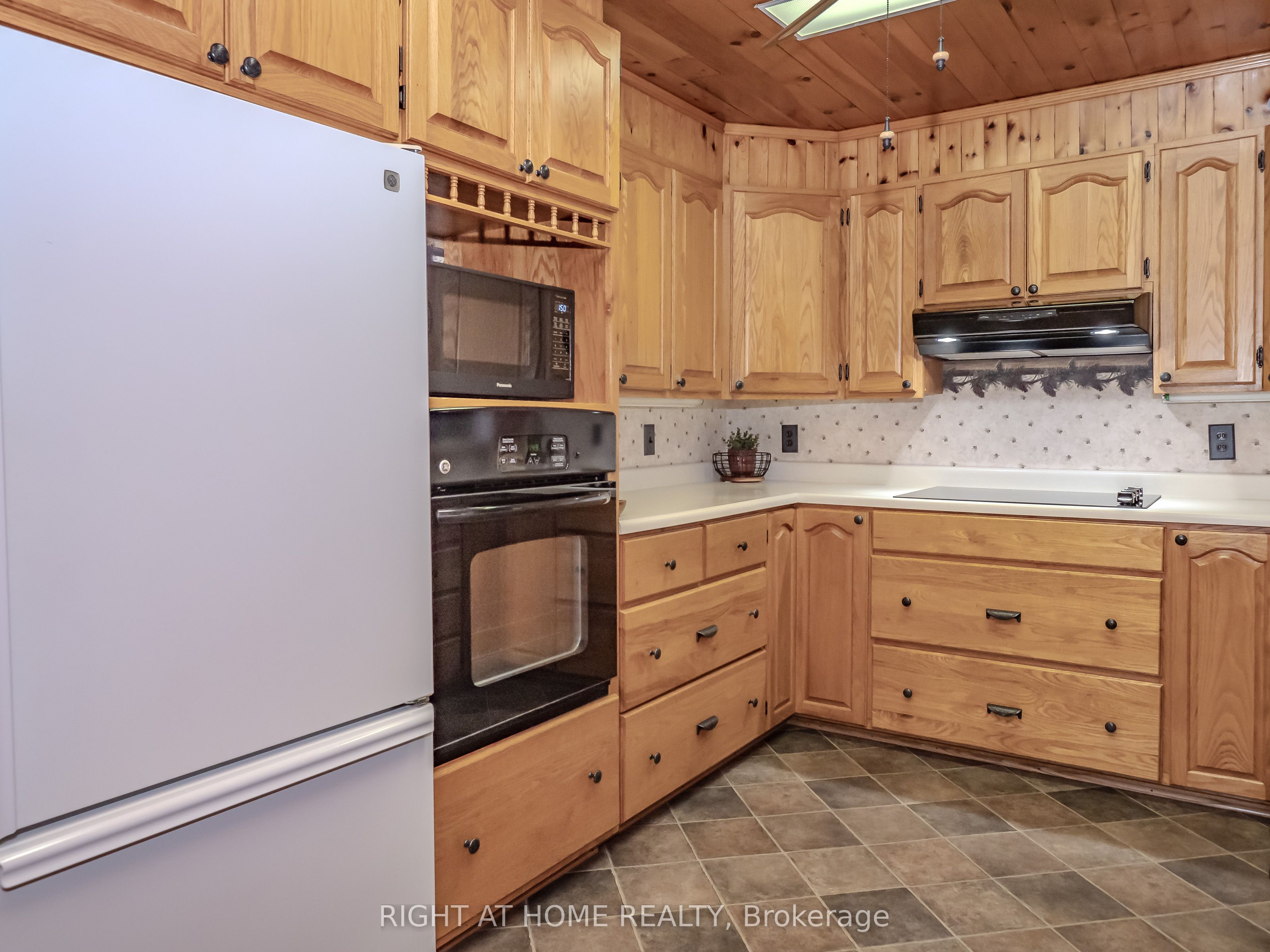 1696 Highway 118 E Property Photo 10