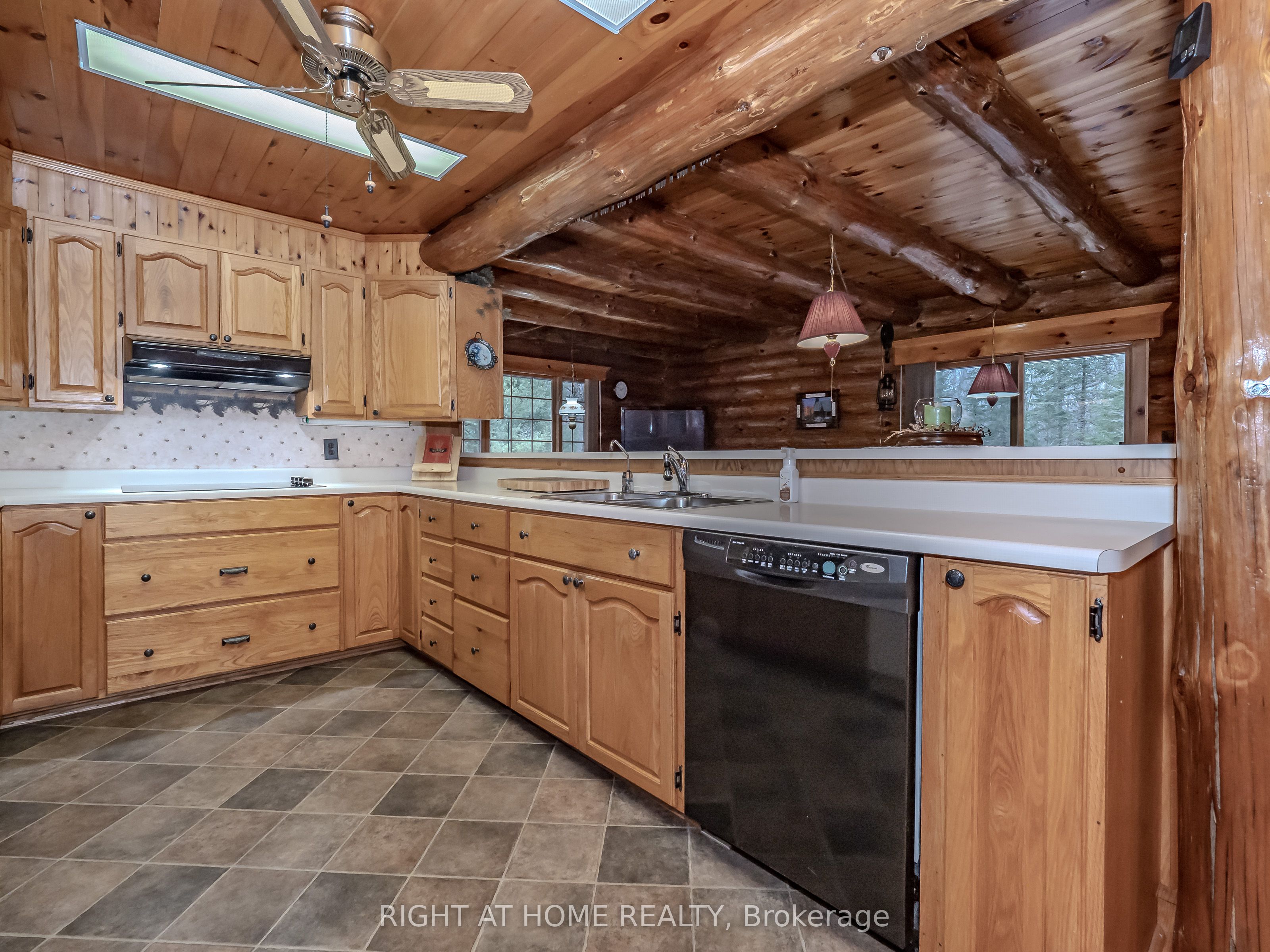 1696 Highway 118 E Property Photo 11