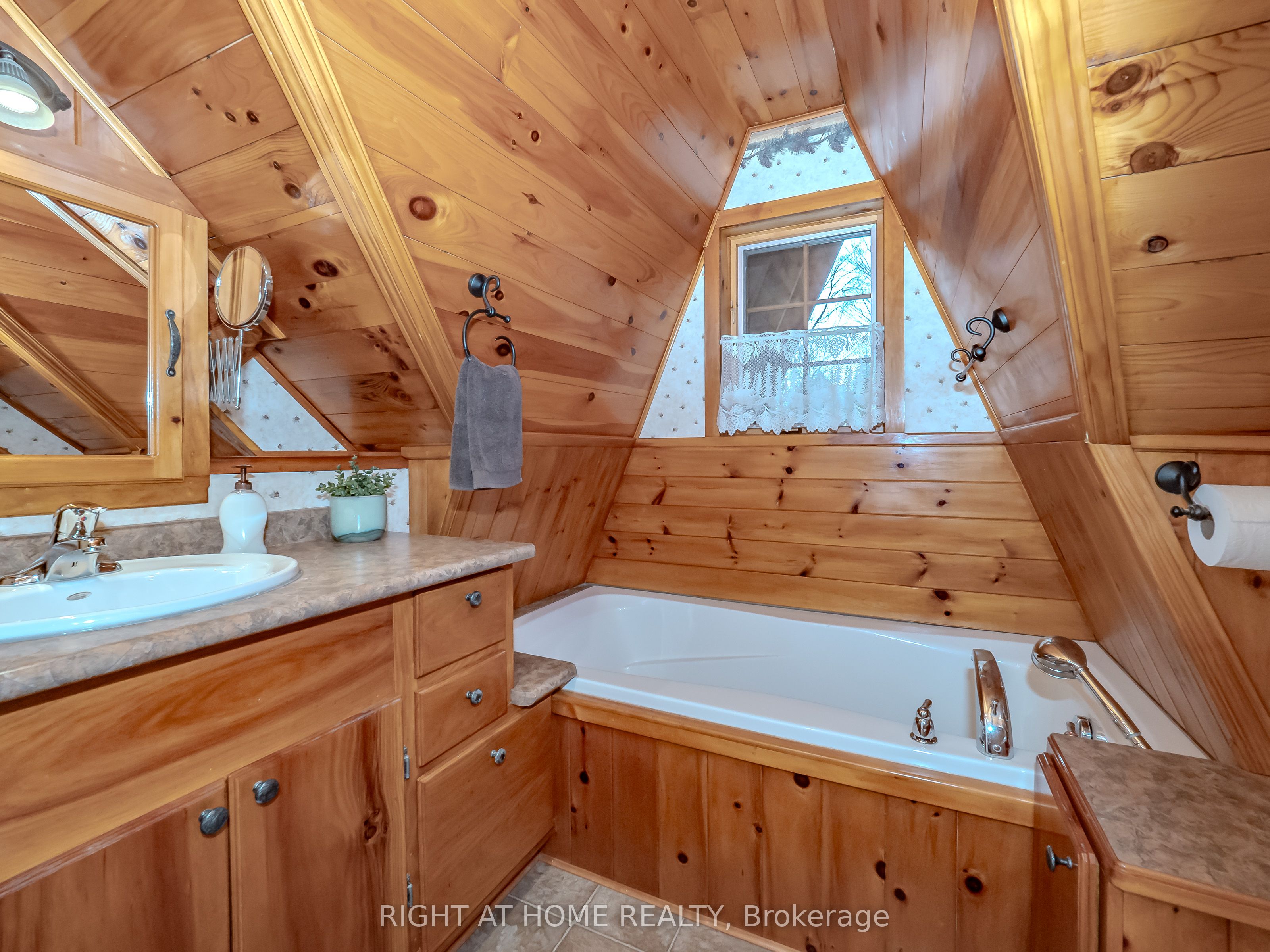 1696 Highway 118 E Property Photo 19