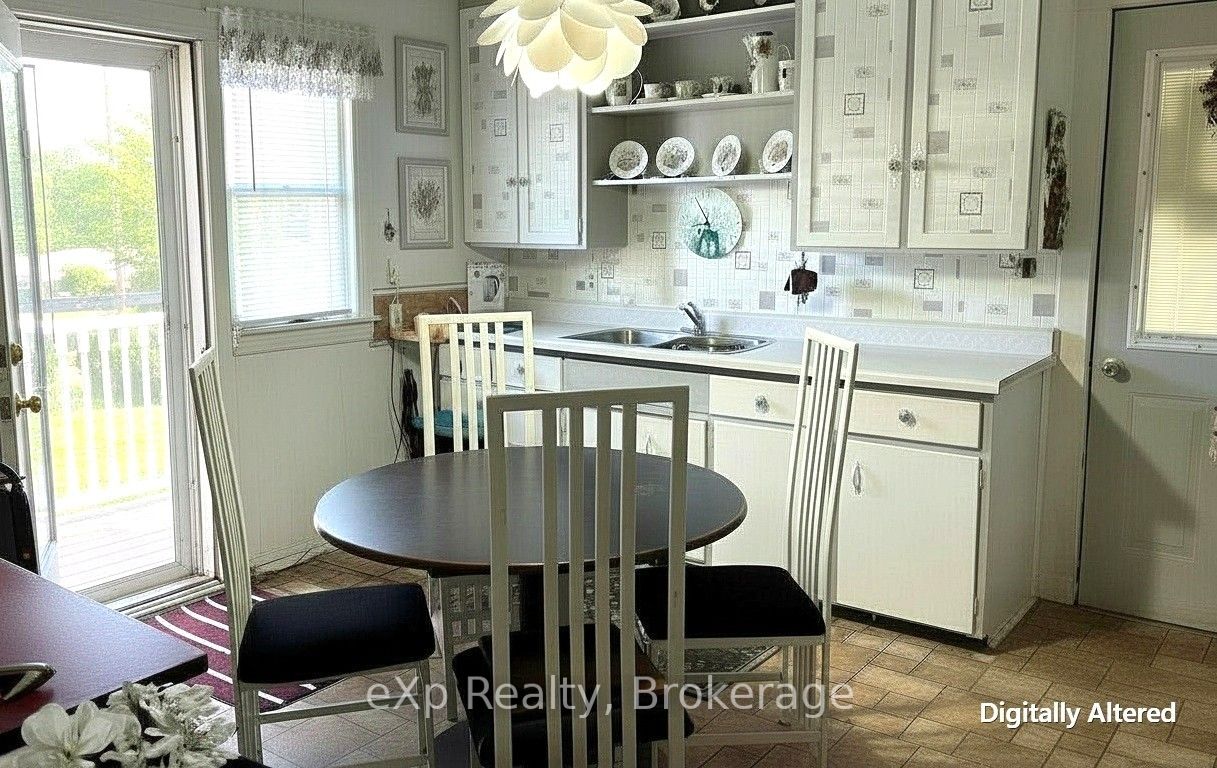 385 11th Avenue Property Photo 10