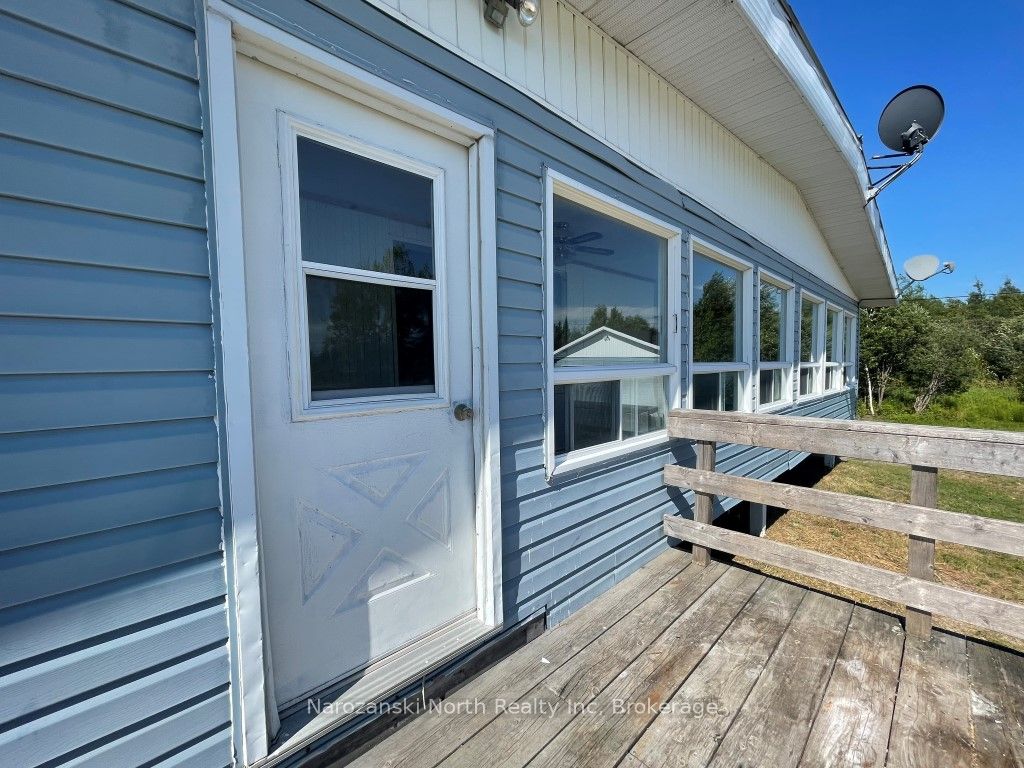2855 64 Highway Property Photo 3