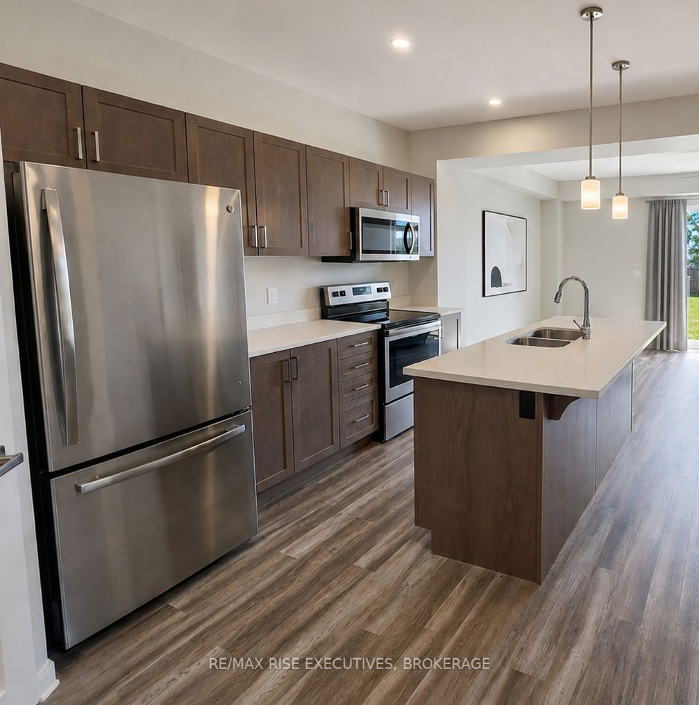 1201 Max Crescent Property Photo 8