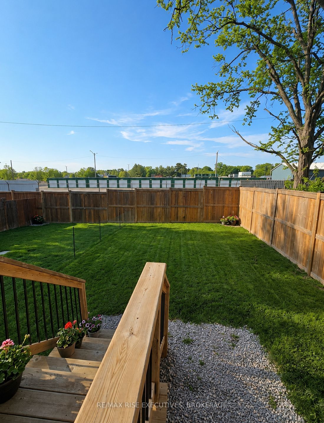1201 Max Crescent Property Photo 12