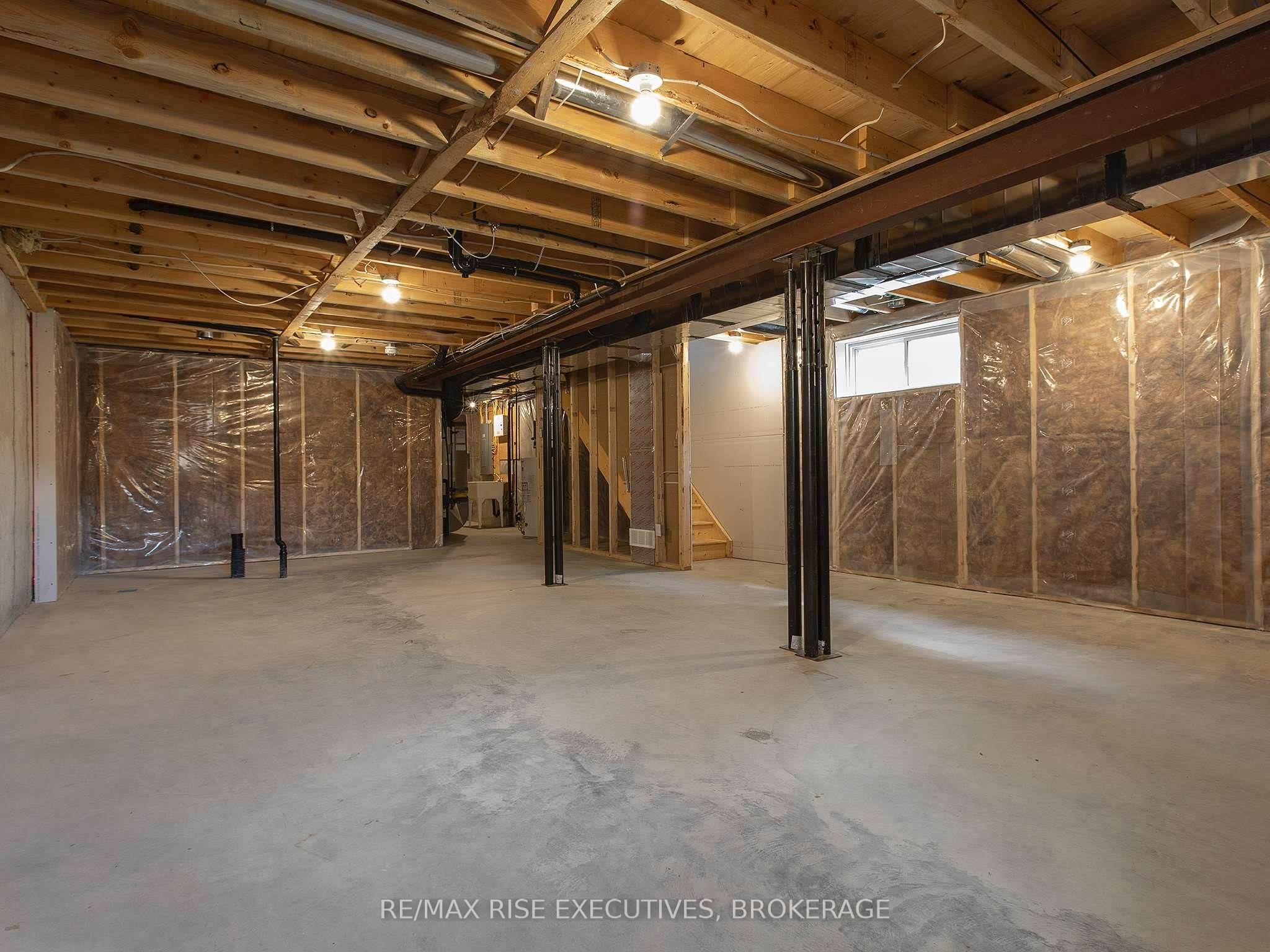 1201 Max Crescent Property Photo 30