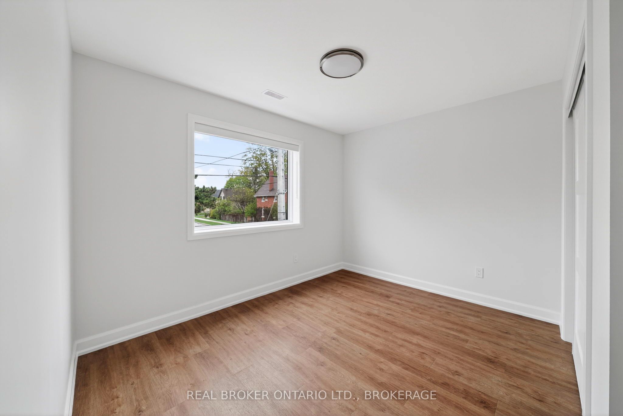 600 Second Street E Unit #3a Property Photo 11