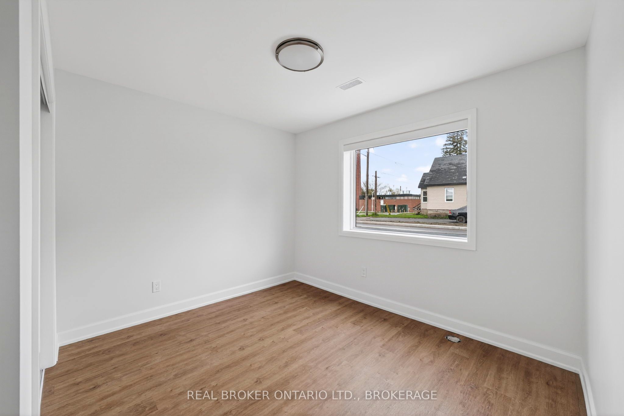 600 Second Street E Unit #3a Property Photo 24