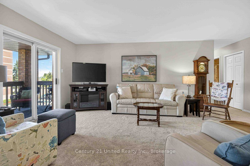 2181 Walker Avenue 303 Property Photo 6