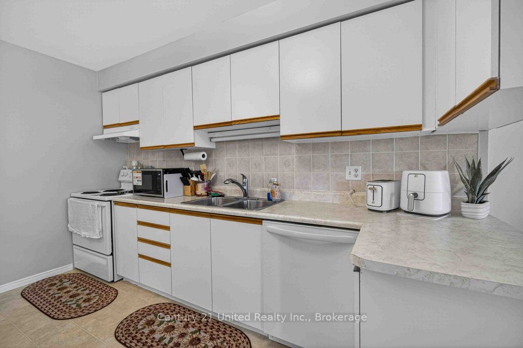2181 Walker Avenue 303 Property Photo 13