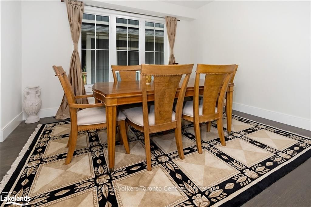 364 Yellow Birch Crescent Property Photo 3
