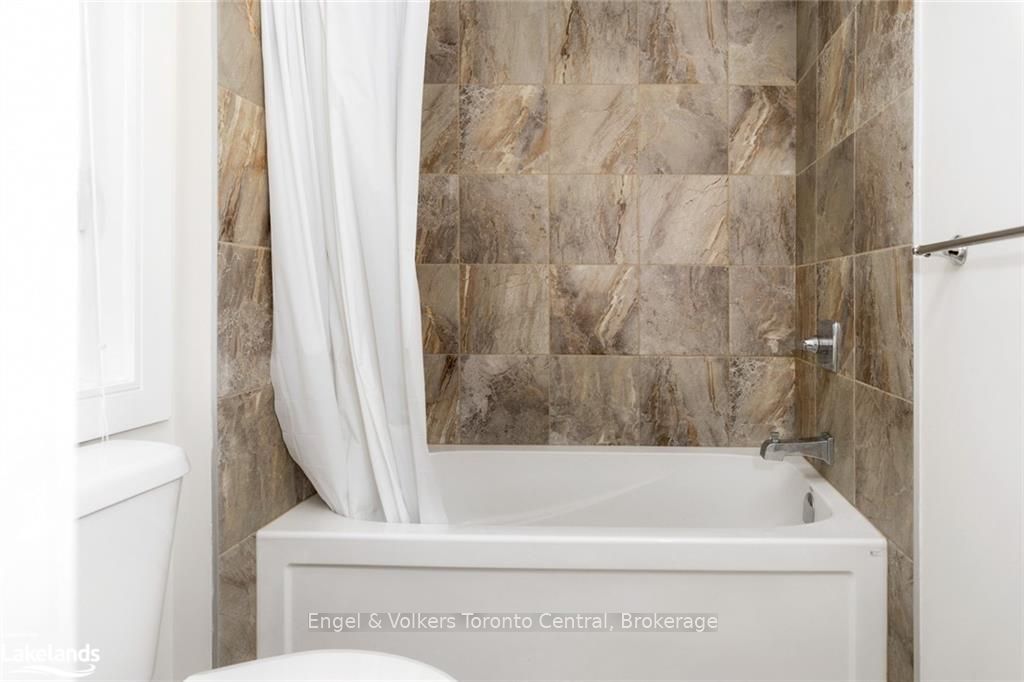 364 Yellow Birch Crescent Property Photo 22