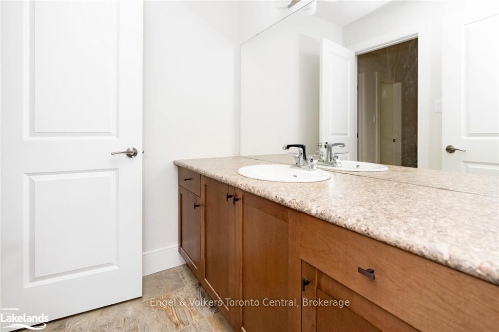 364 Yellow Birch Crescent Property Photo 23