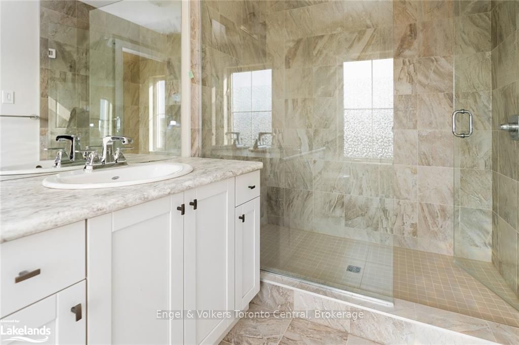 364 Yellow Birch Crescent Property Photo 27