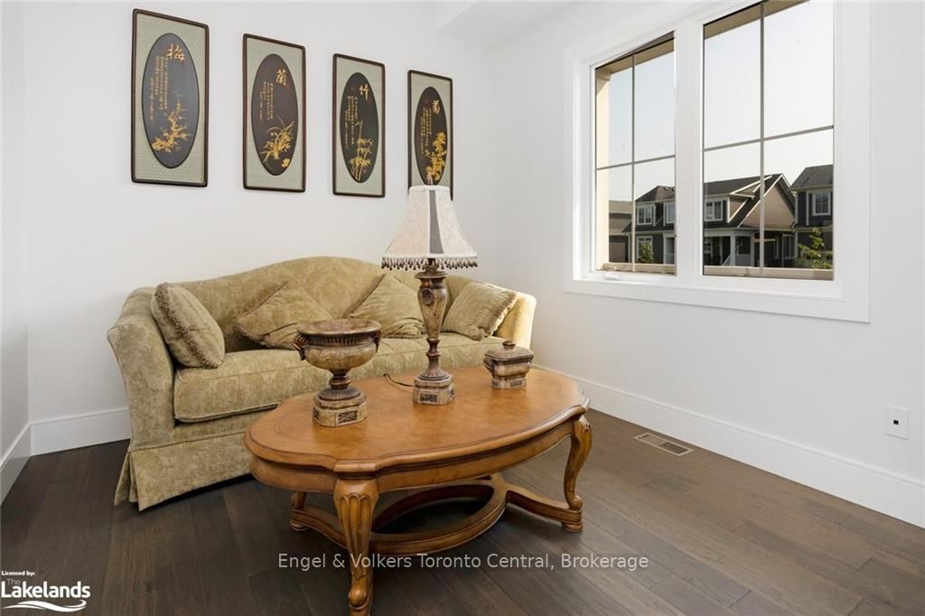364 Yellow Birch Crescent Property Photo 32