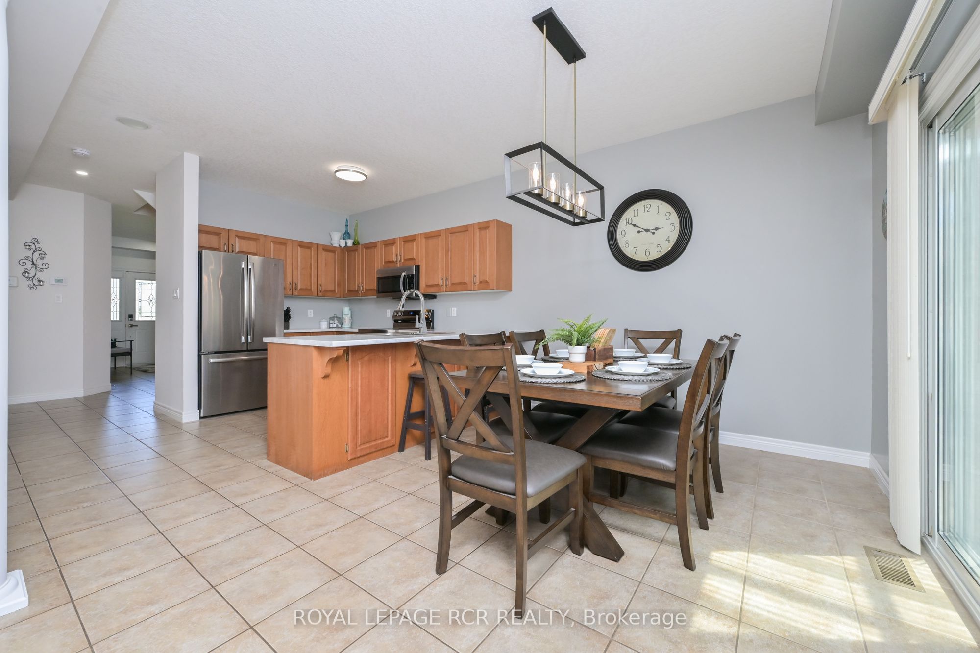 399 Rintoul Crescent Property Photo 9