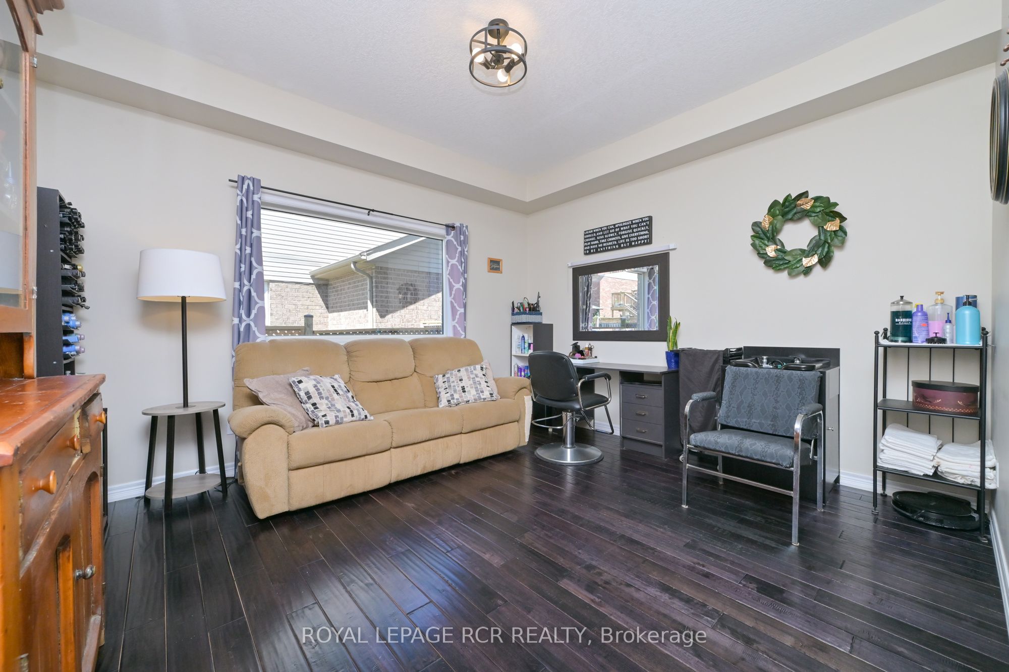 399 Rintoul Crescent Property Photo 12