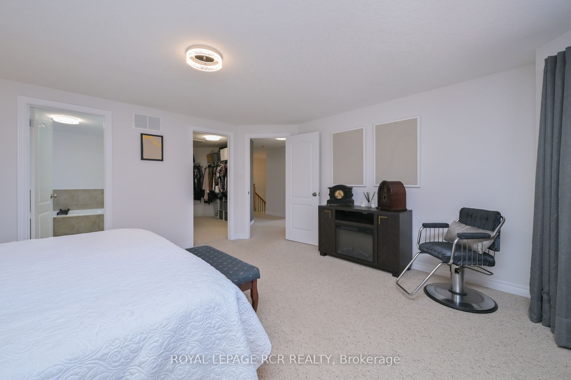 399 Rintoul Crescent Property Photo 17