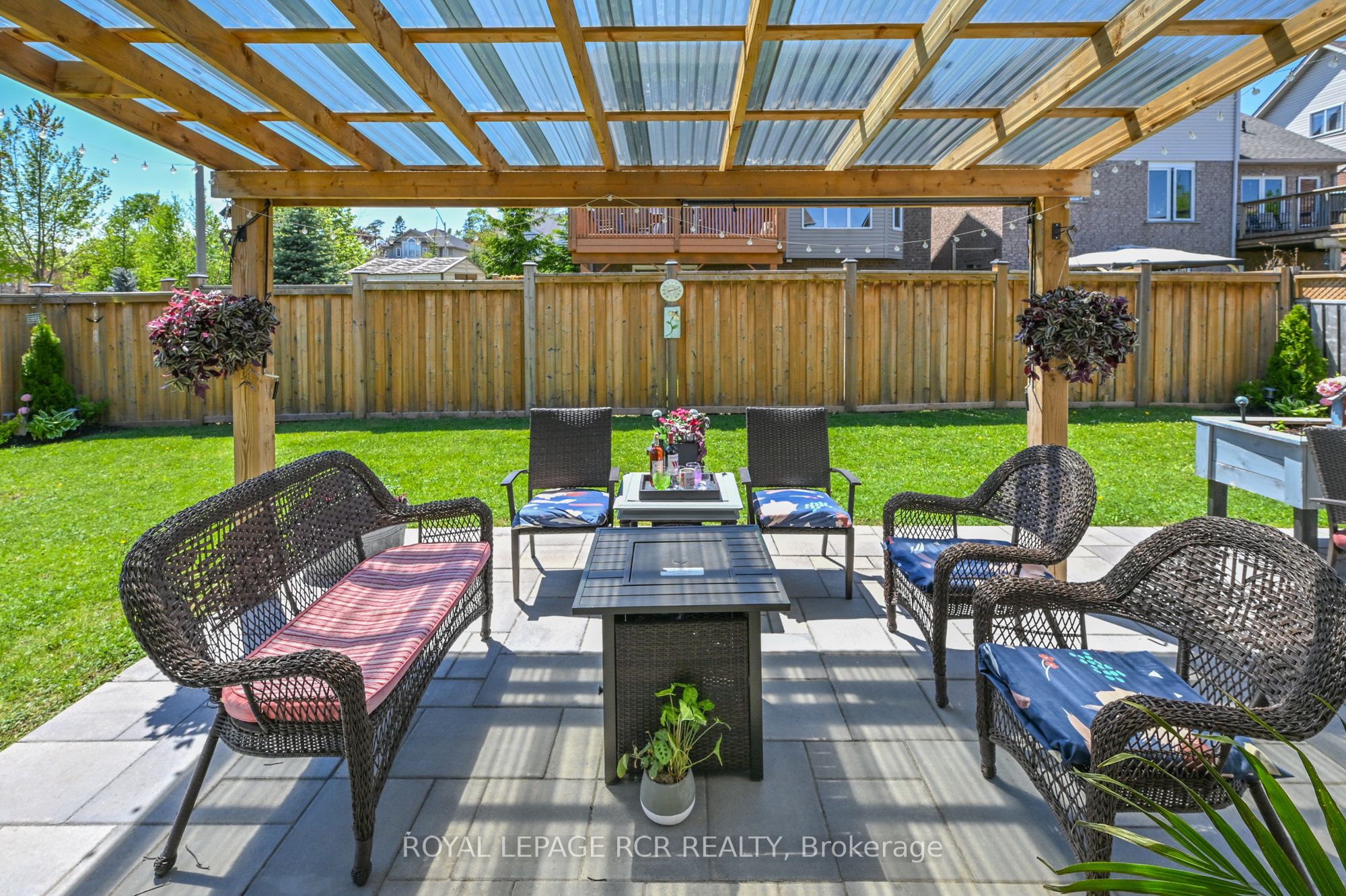 399 Rintoul Crescent Property Photo 32
