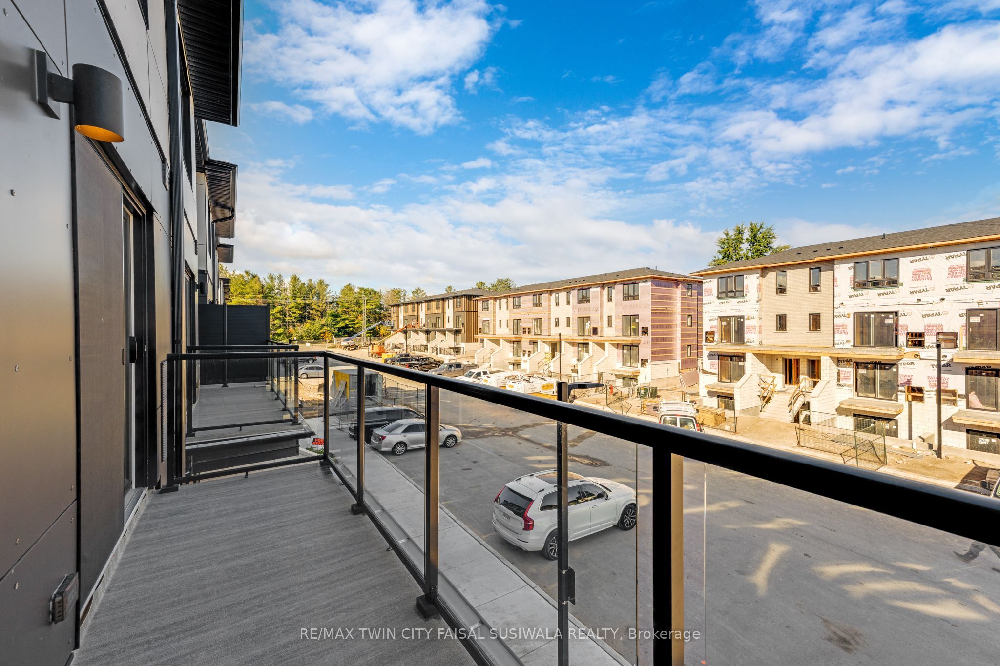 410 Northfield Drive W E5 Property Photo 13
