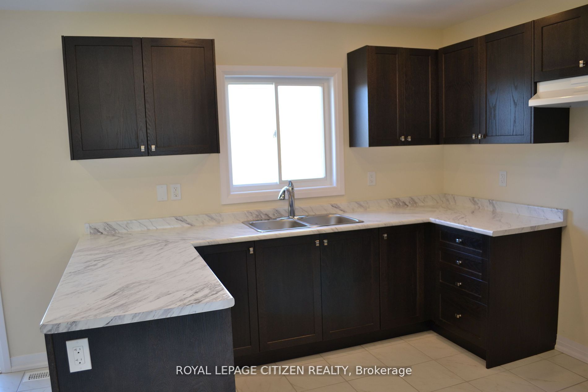 41 Carew Boulevard Property Photo 10