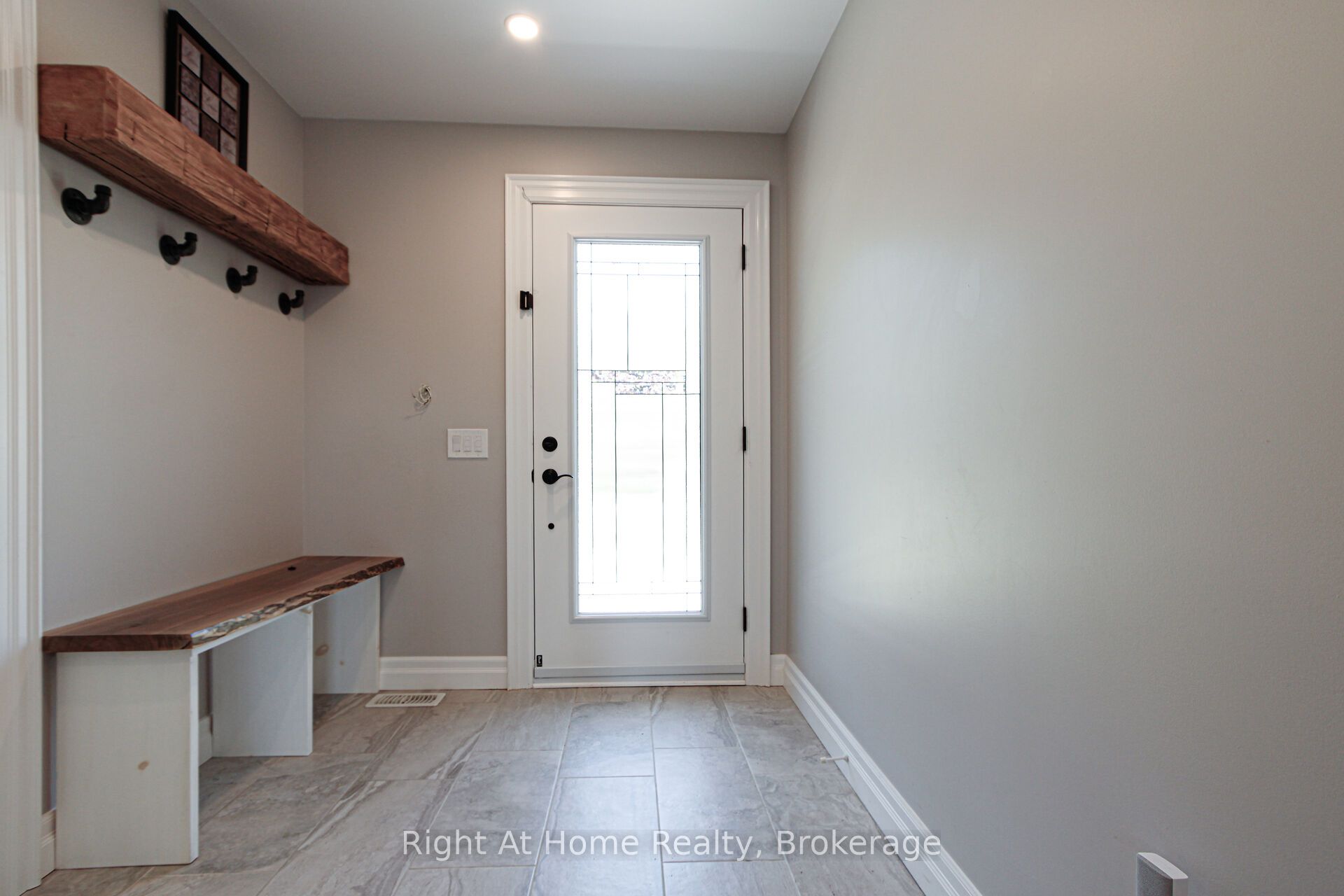 367 Golf Club Road Property Photo 4