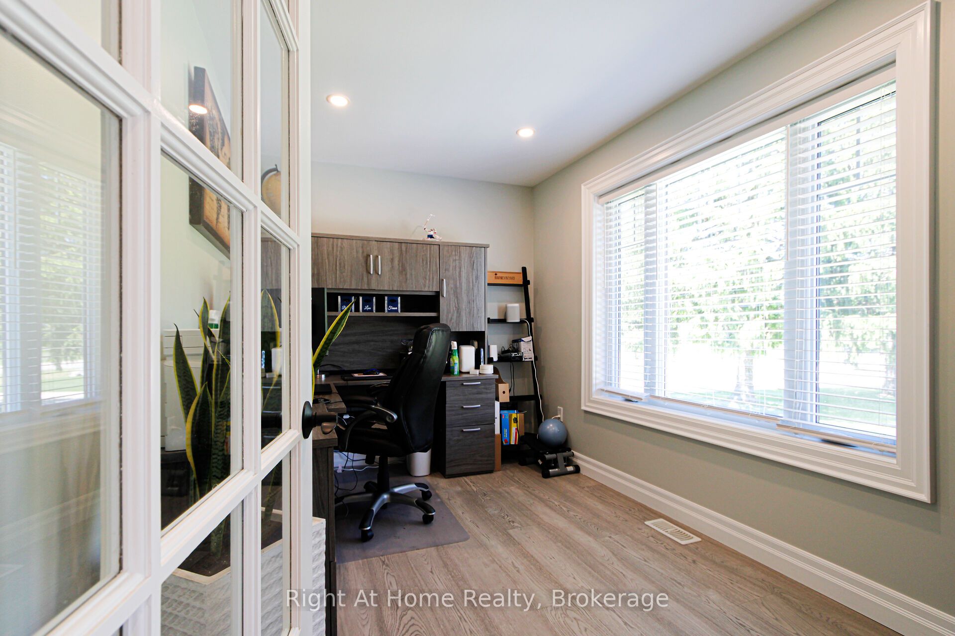 367 Golf Club Road Property Photo 5
