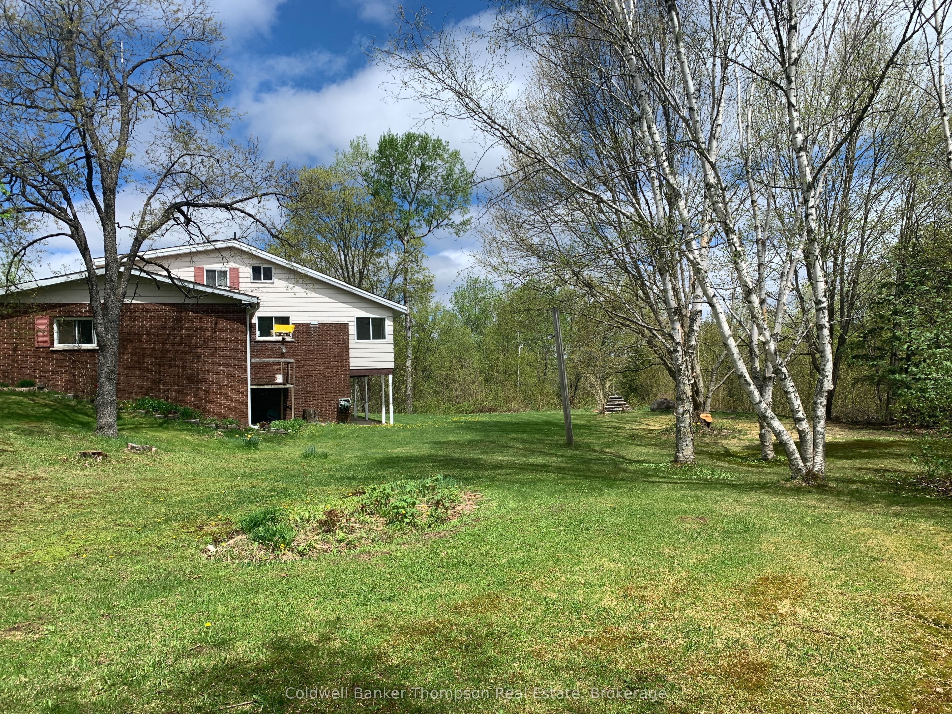 79 Oakridge Drive Property Photo 4