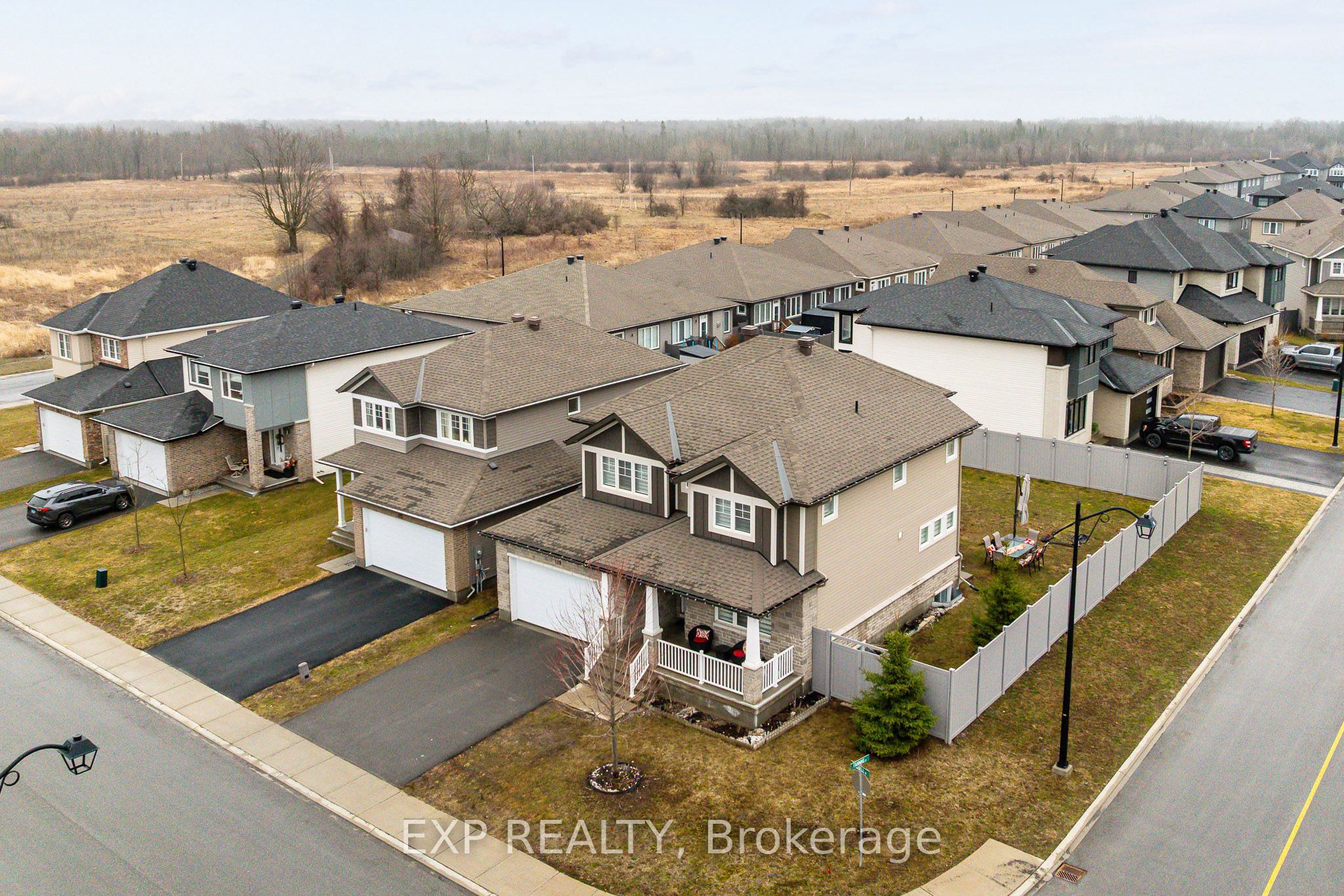 119 Riddell Street Property Photo 2