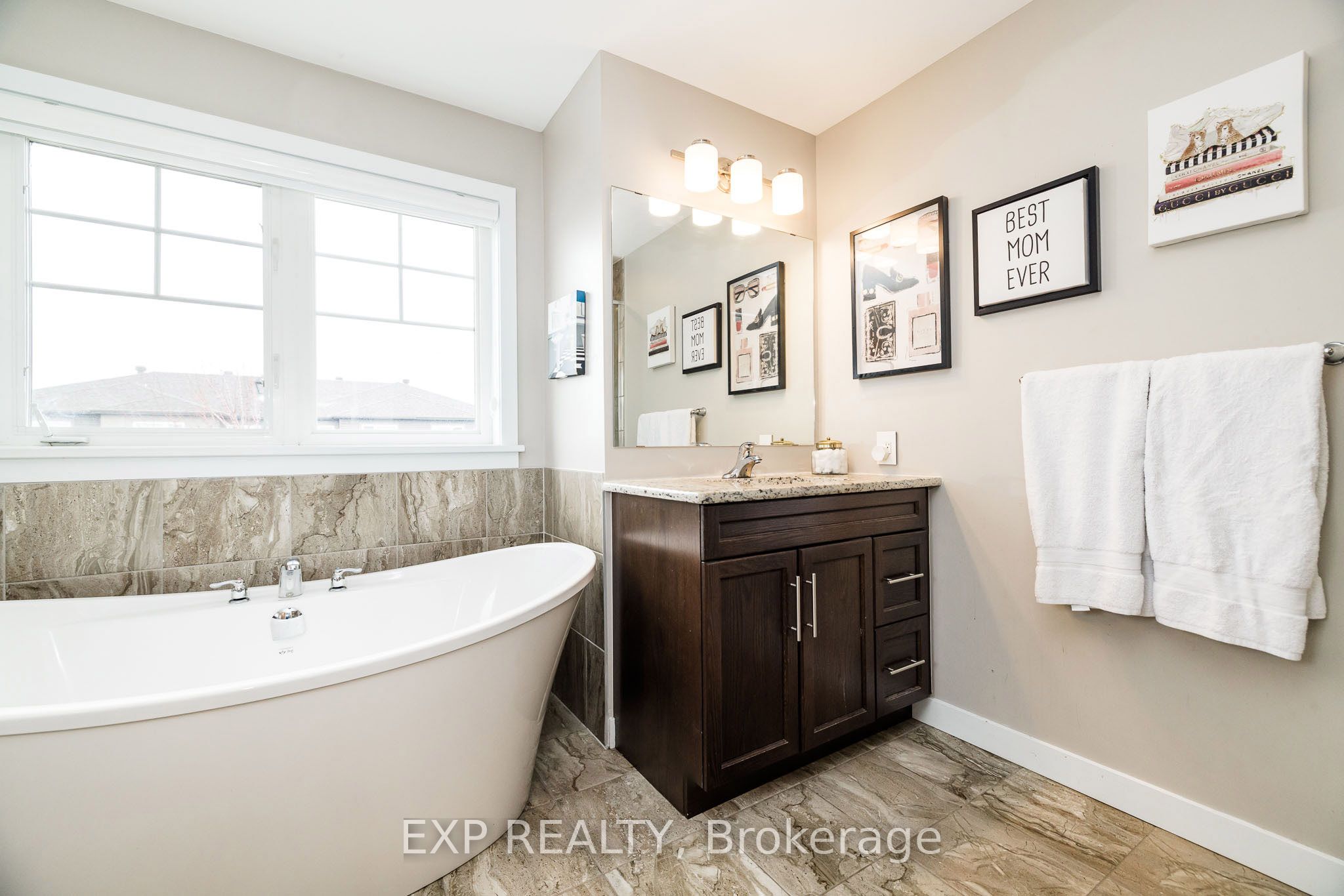 119 Riddell Street Property Photo 27