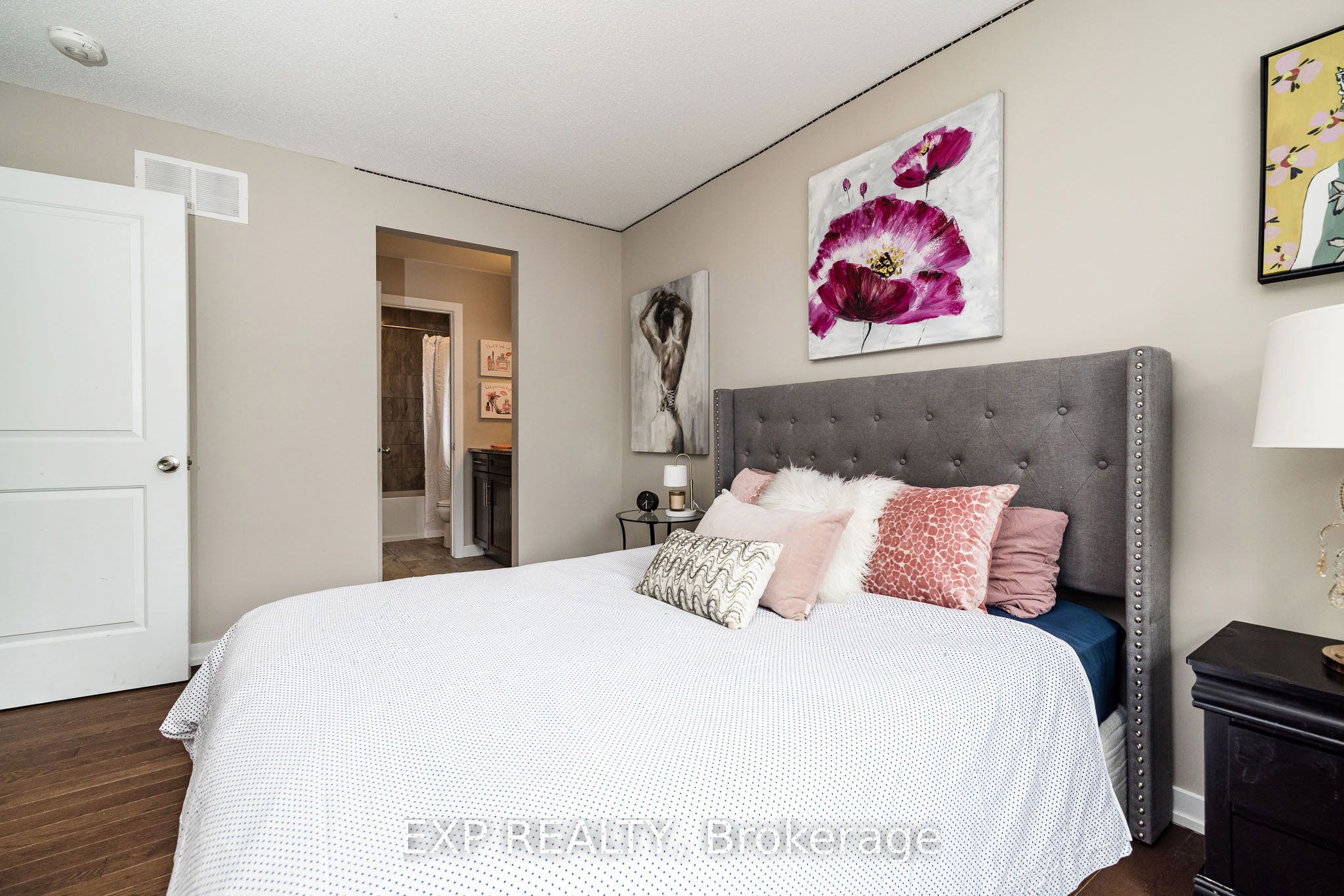 119 Riddell Street Property Photo 33