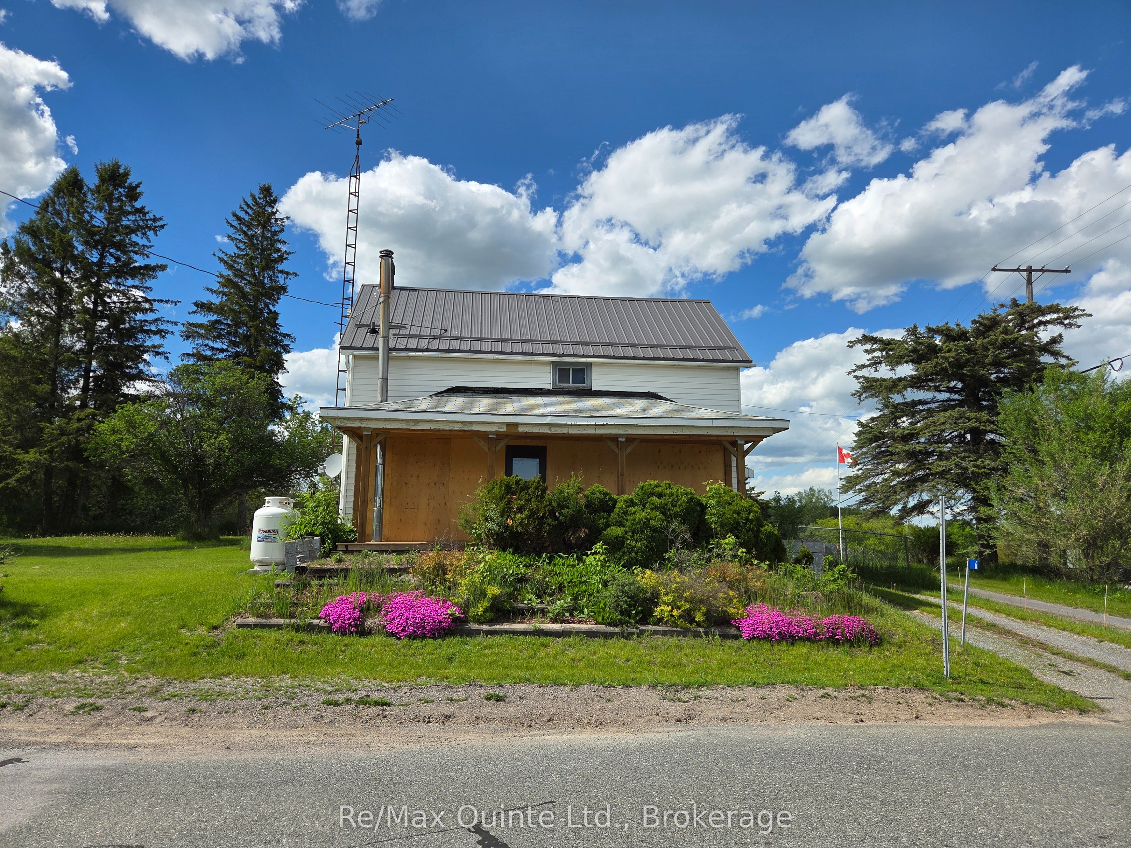 6 W Thomas Street Property Photo 4