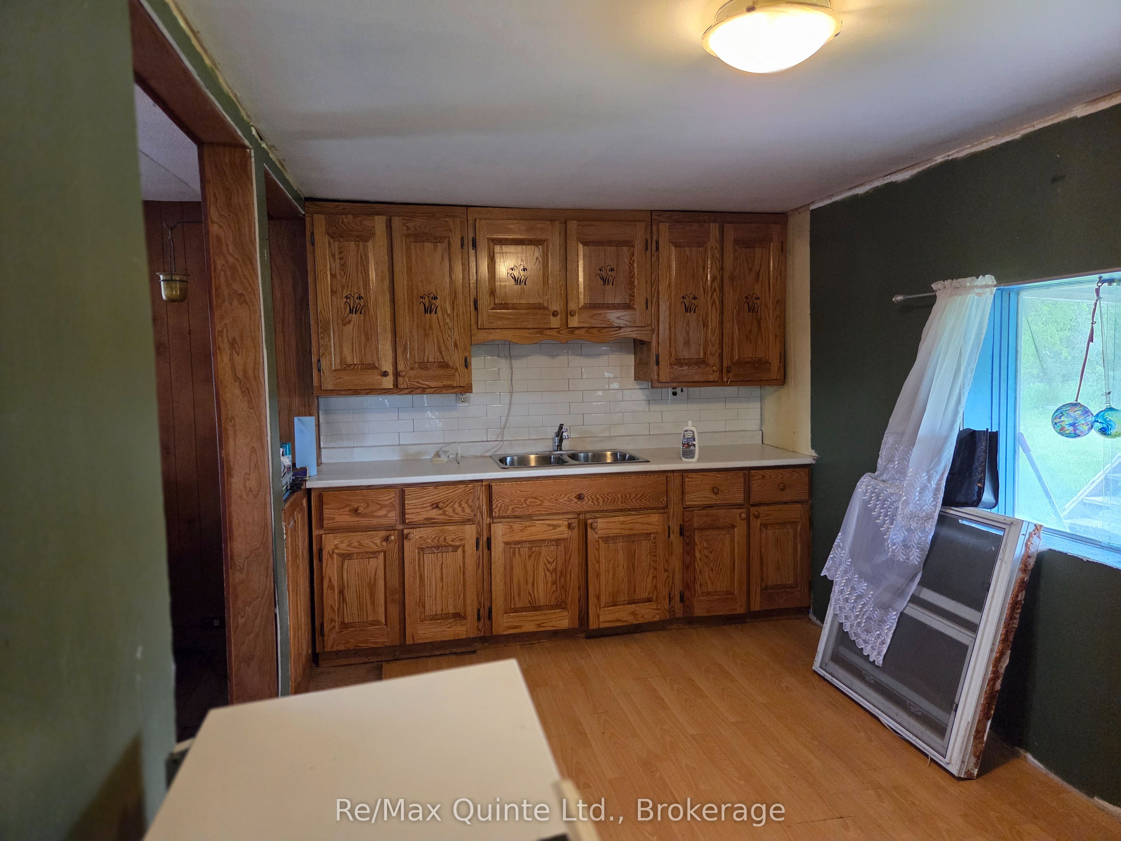 6 W Thomas Street Property Photo 8