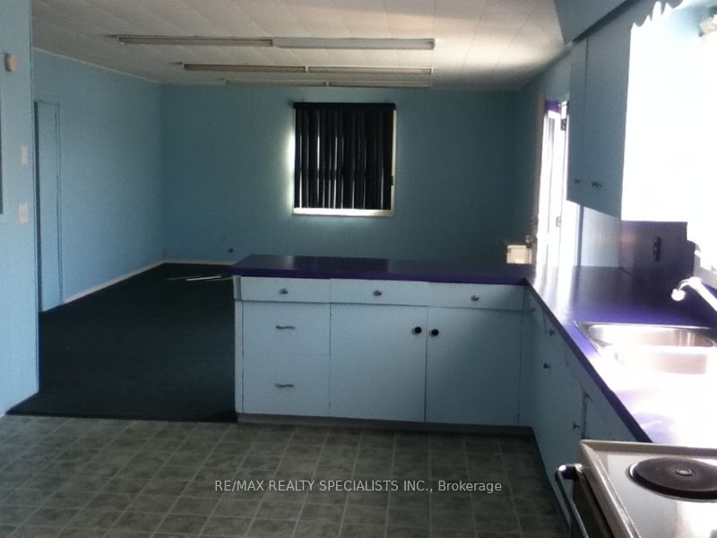 9195 Talbot Trail W Property Photo 16