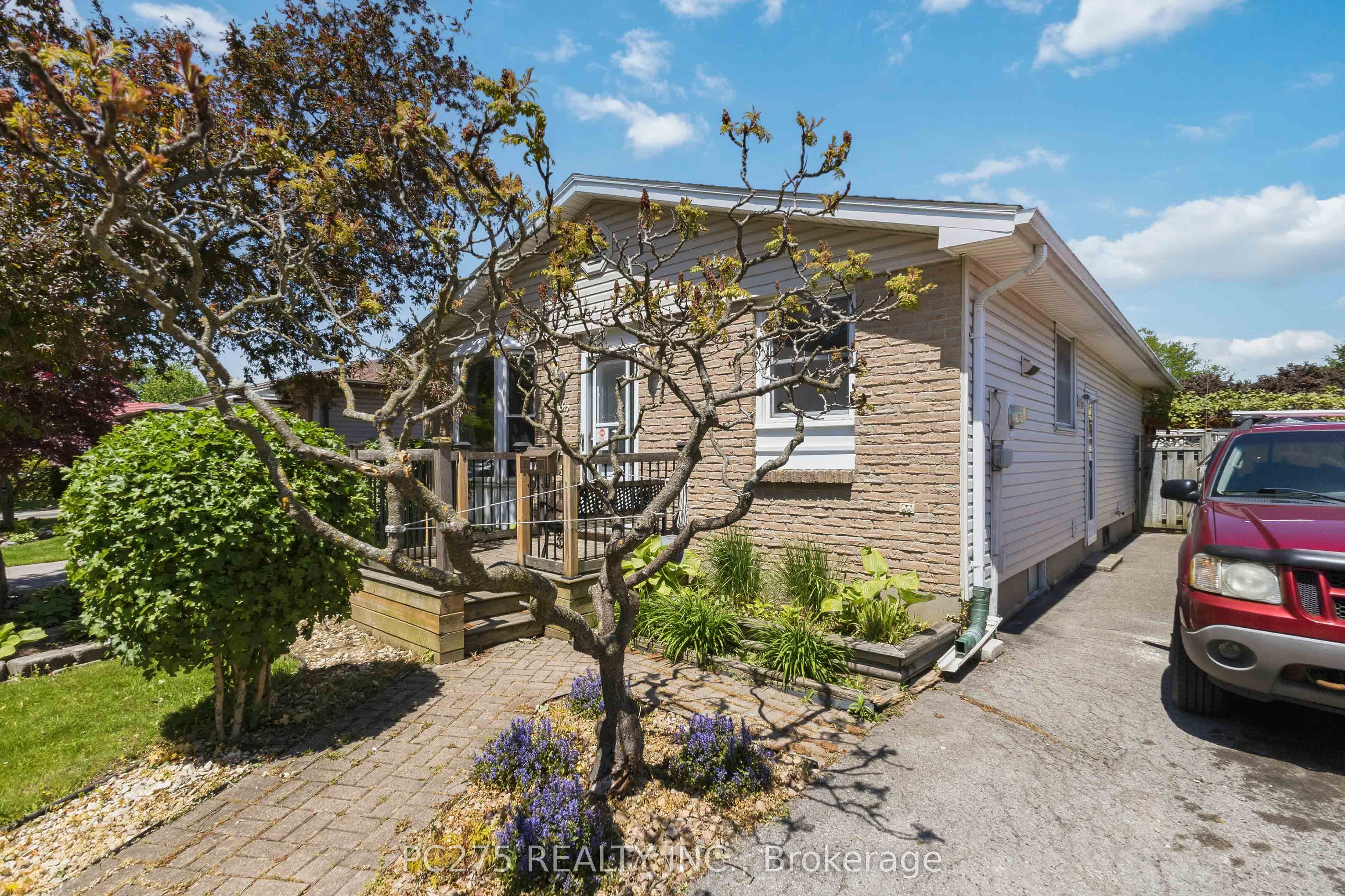 82 Muriel Crescent Property Photo 3