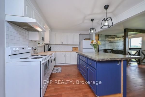 77384 7th Line S Property Photo 3