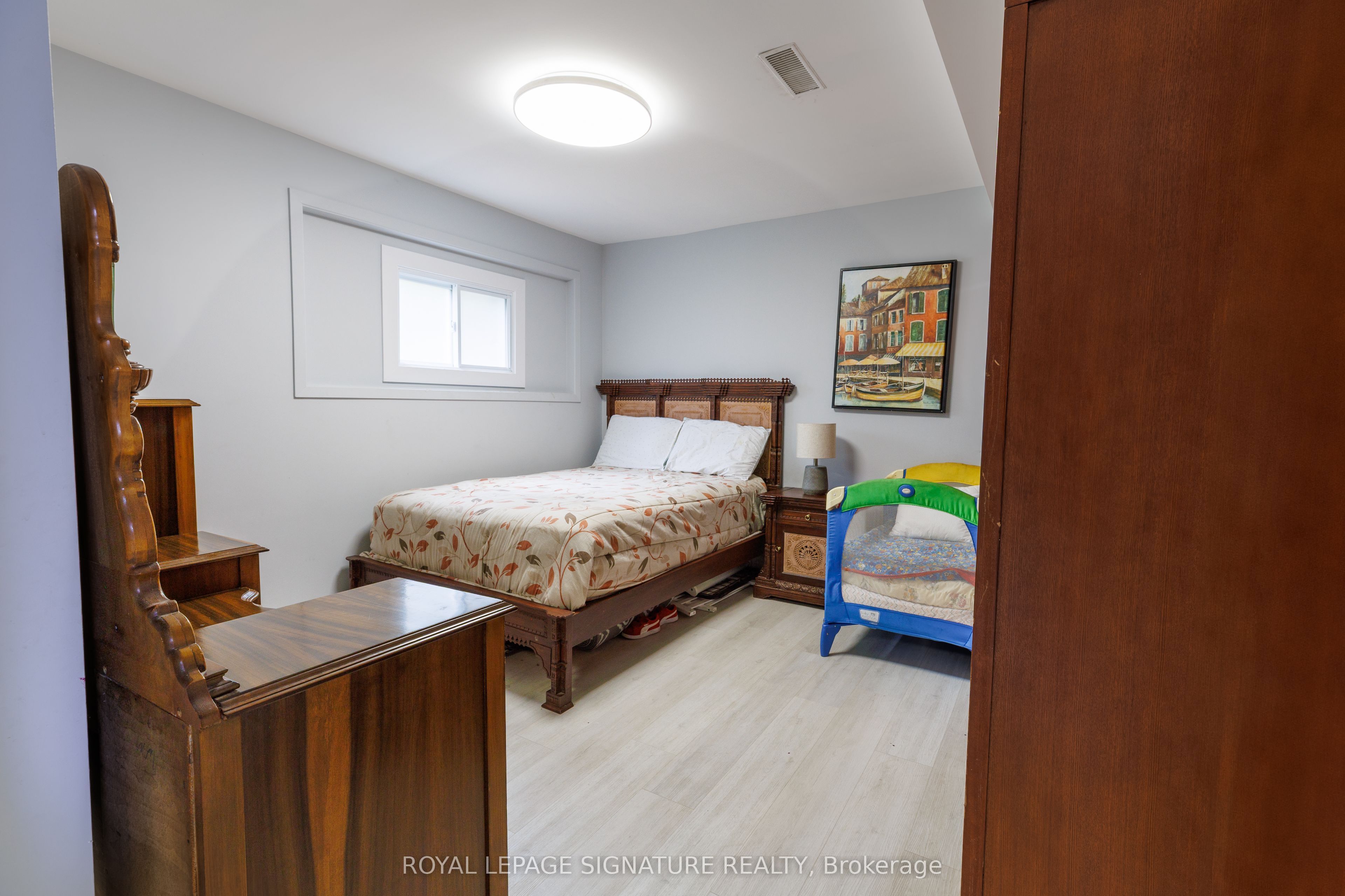 18 Silverdale Crescent Property Photo 27