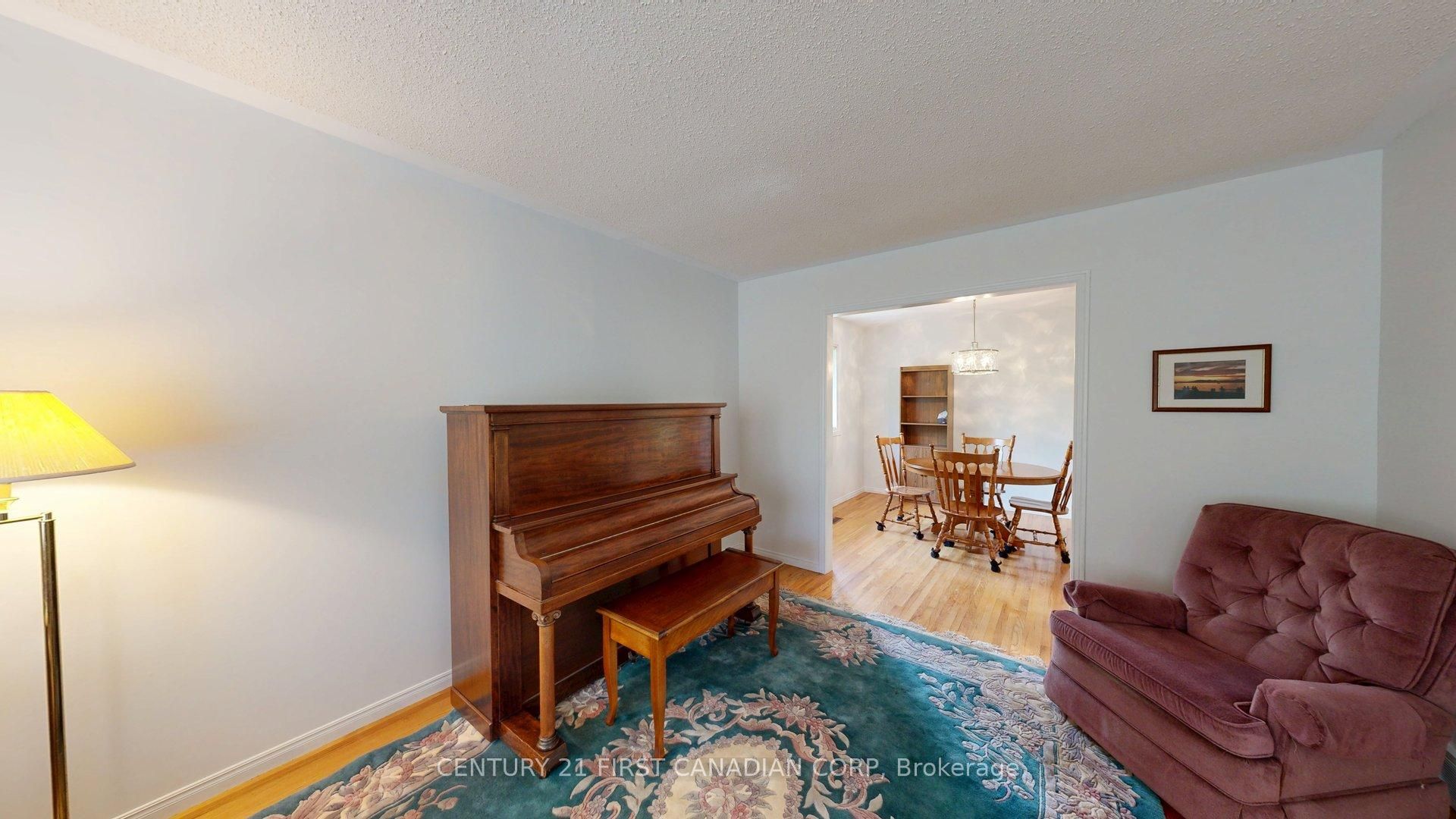 43 Walmer Gardens Property Photo 11
