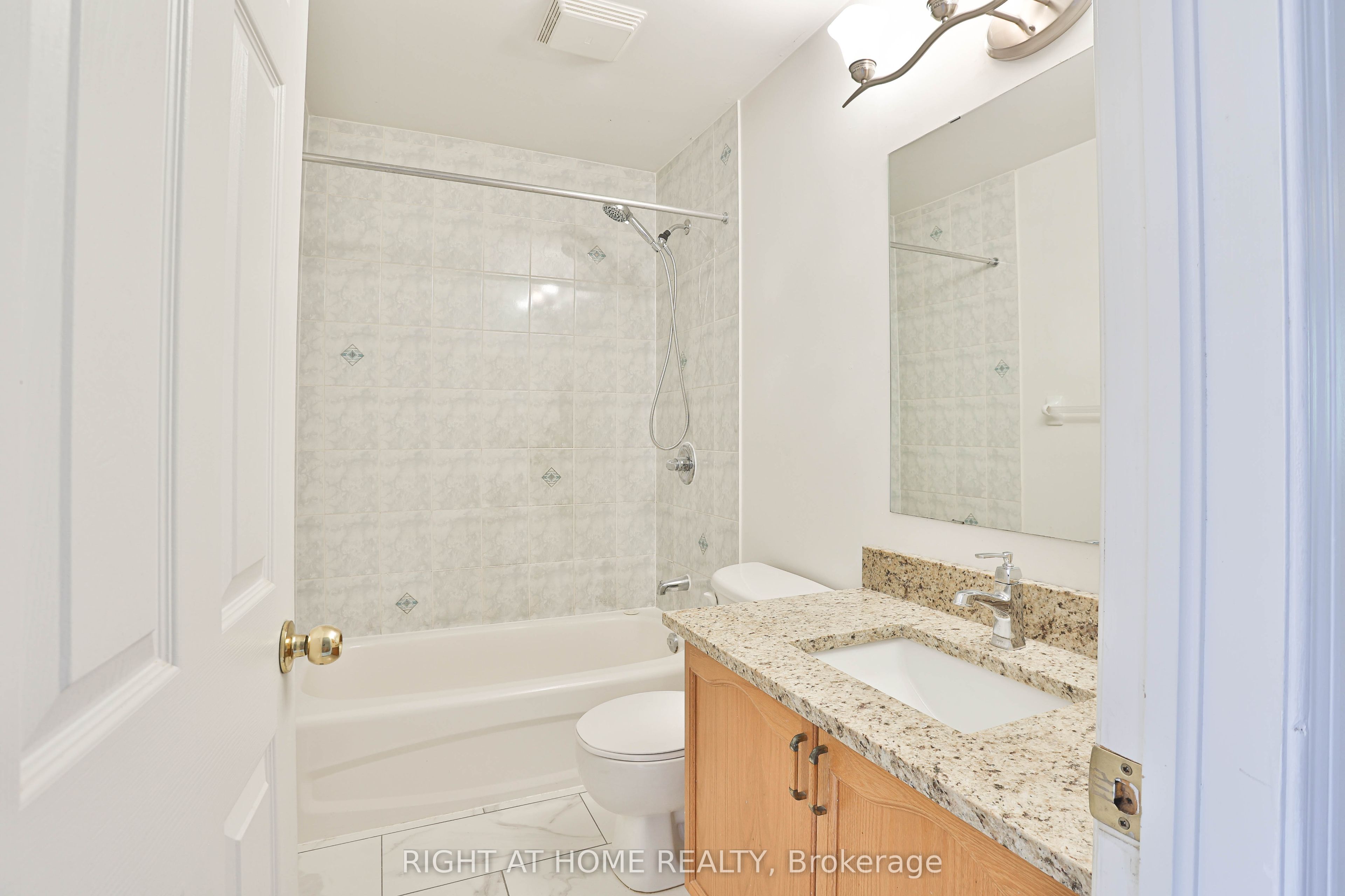 142 Lilibet Crescent E Property Photo 20