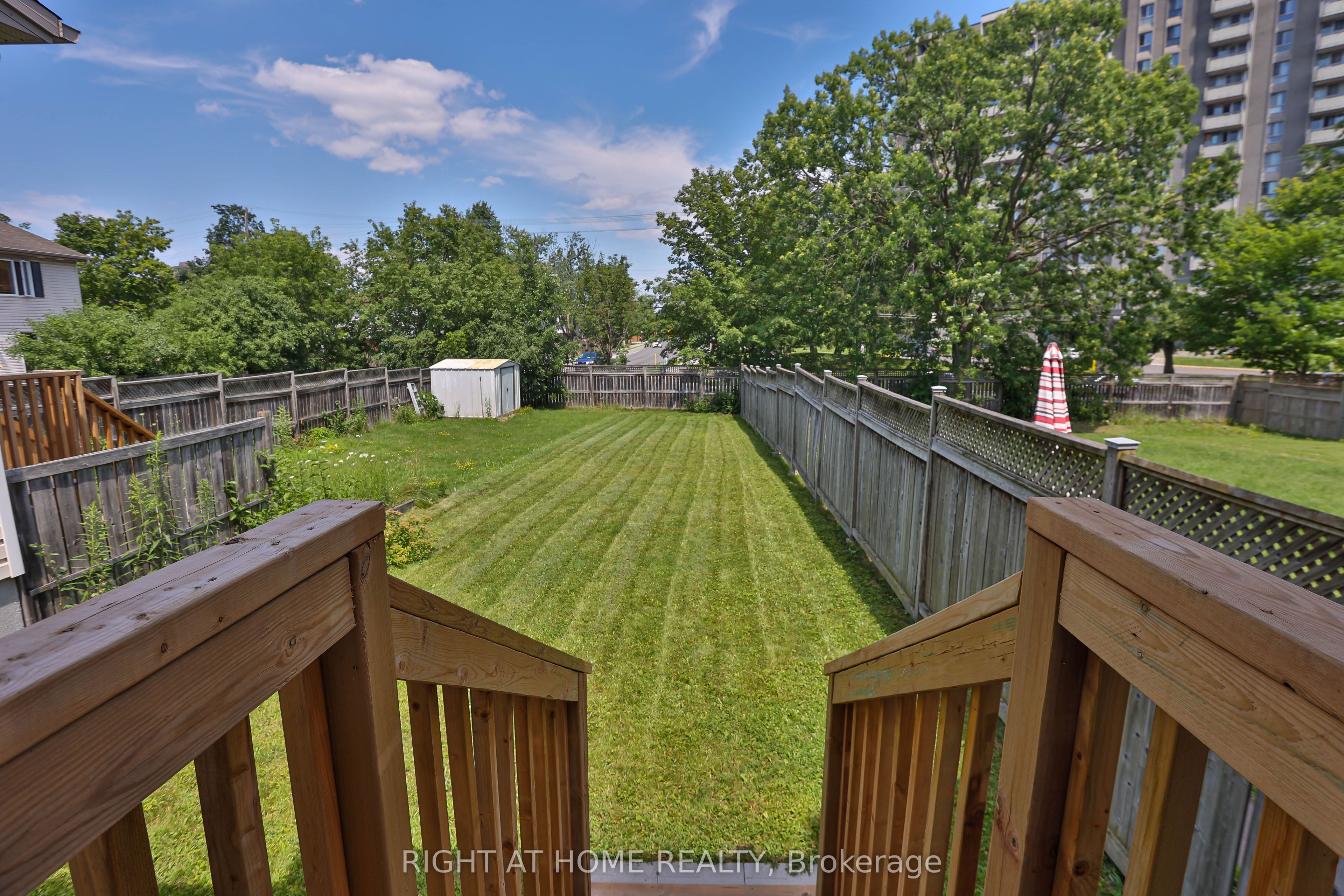 142 Lilibet Crescent E Property Photo 25