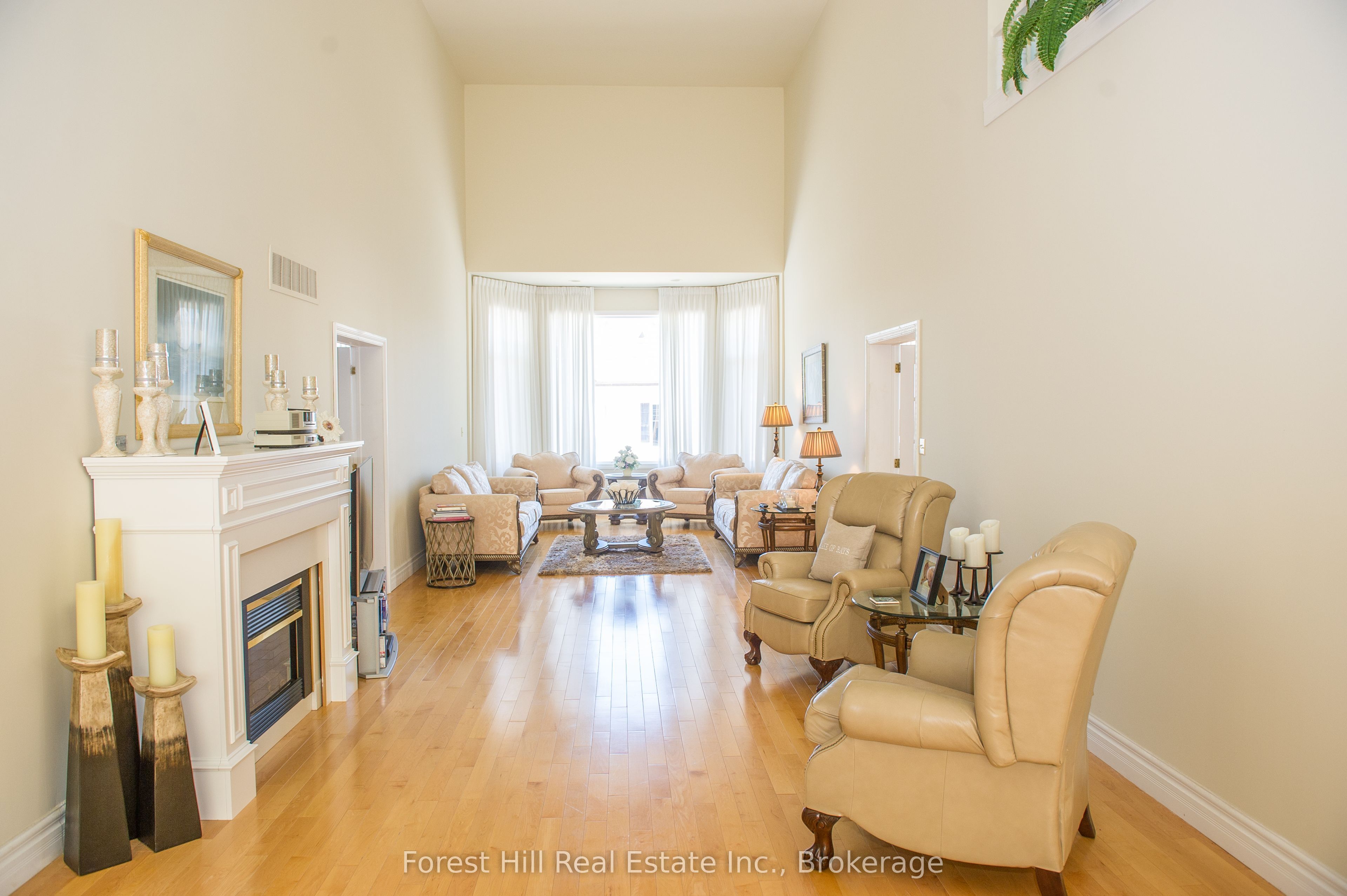 1066 Main Street Property Photo 8